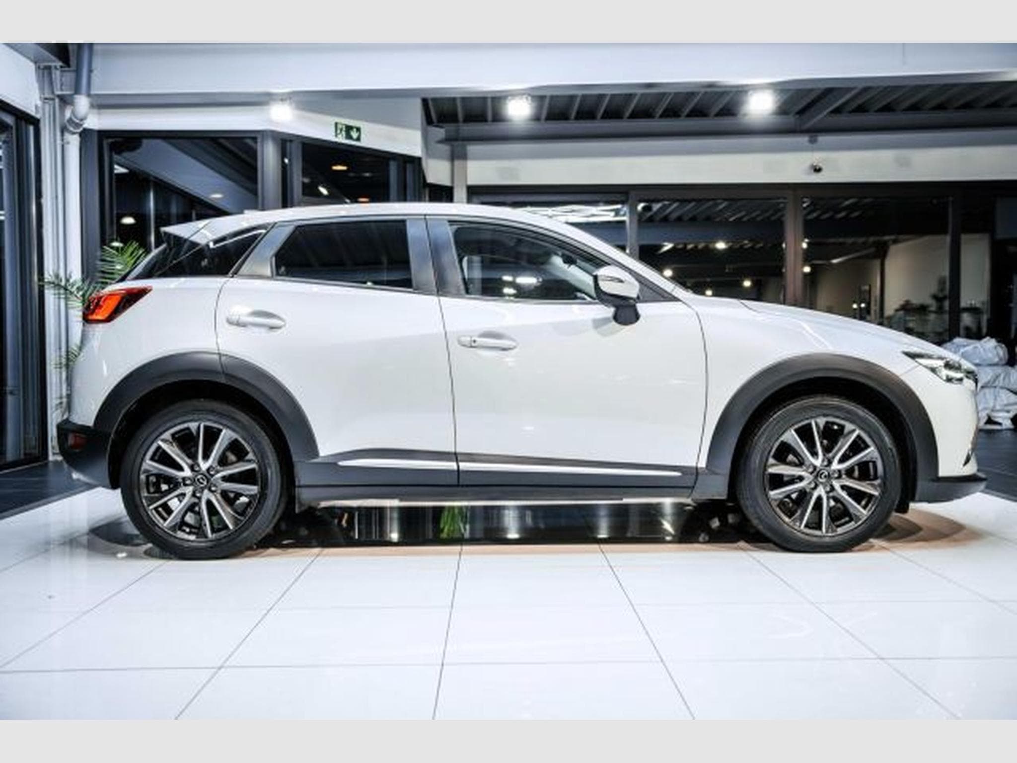 Mazda CX-3 CX-3 2.0 SKYACTIV-G Sports-Line 120 Head-Up RFK (2016) - Foto 7