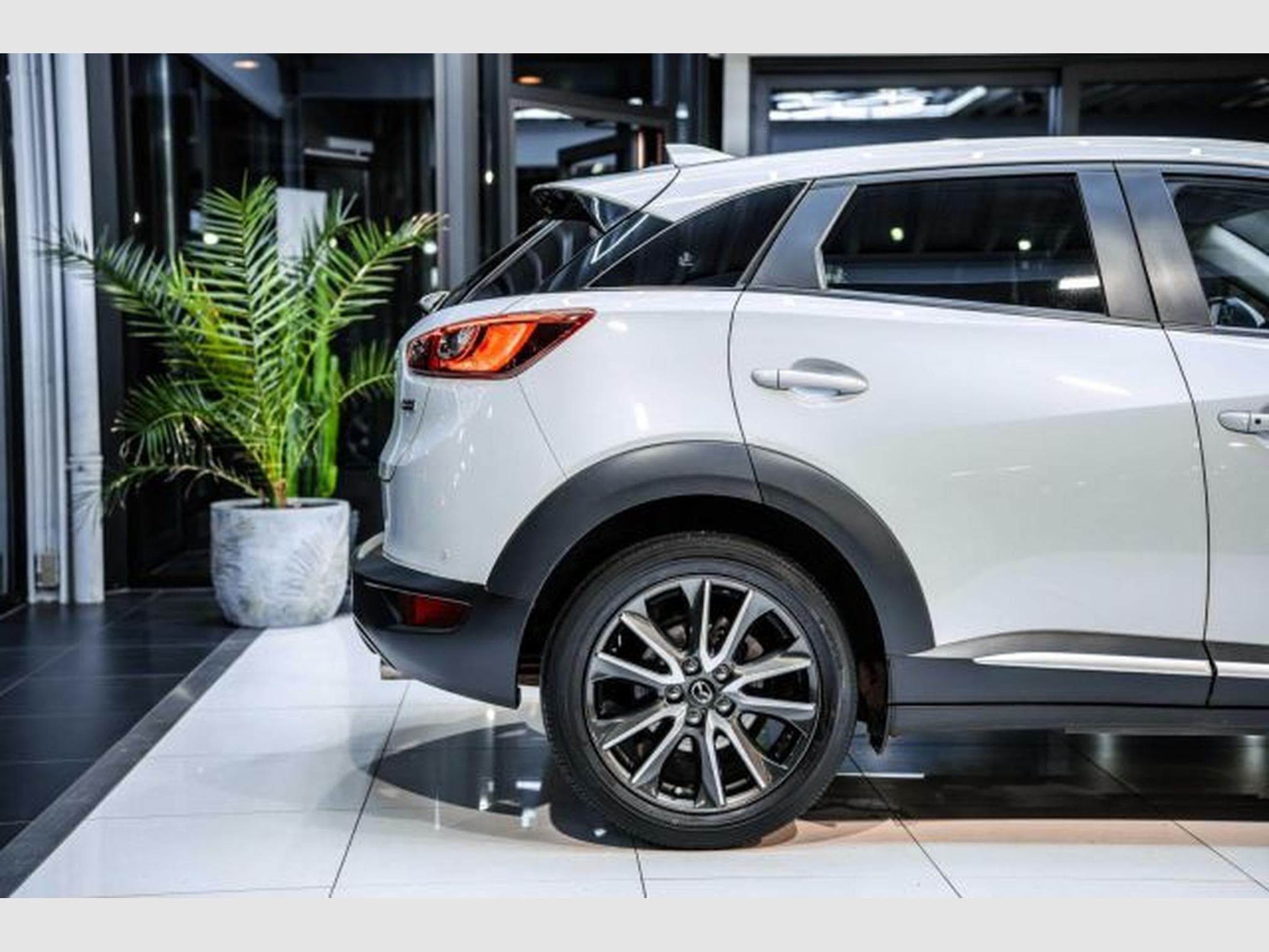 Mazda CX-3 CX-3 2.0 SKYACTIV-G Sports-Line 120 Head-Up RFK (2016) - Foto 8