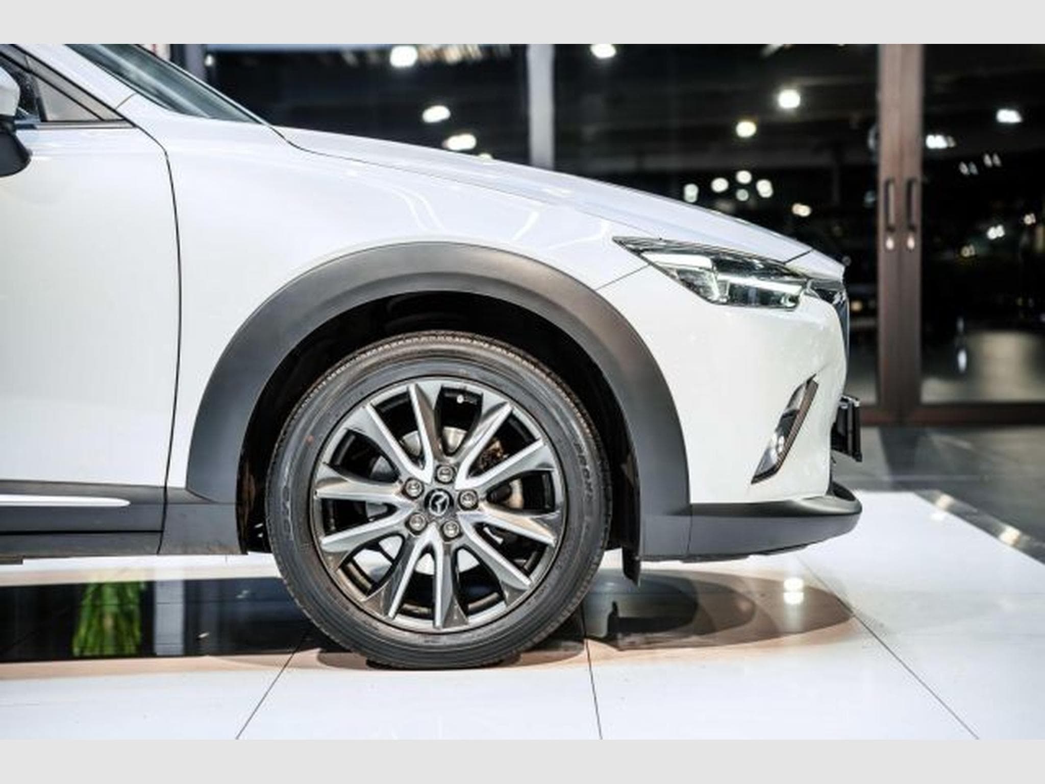 Mazda CX-3 CX-3 2.0 SKYACTIV-G Sports-Line 120 Head-Up RFK (2016) - Foto 9