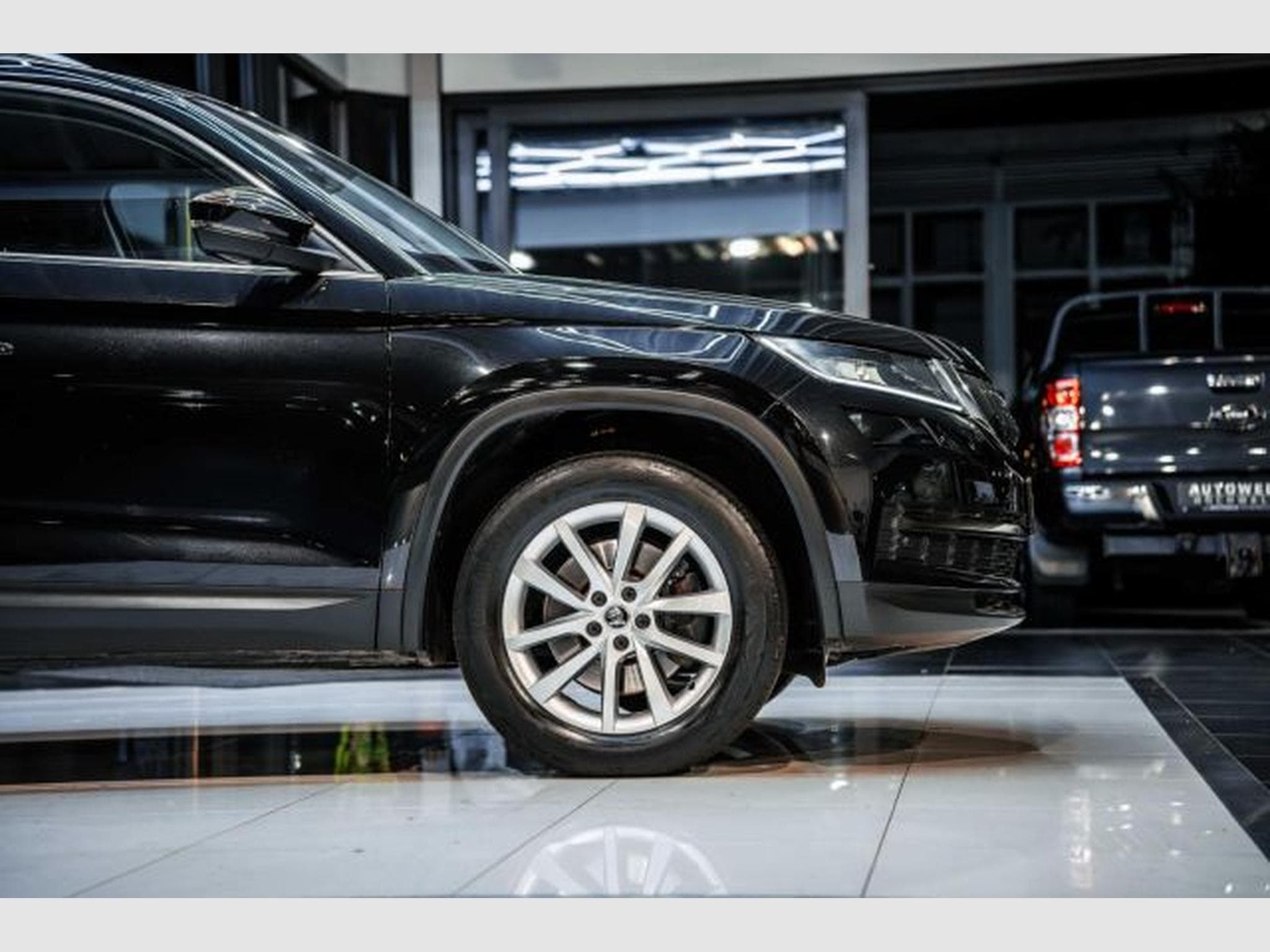 Skoda Kodiaq Kodiaq 2.0 TDI DSG 4x4 NAVI LED AHK 7-Sitzer ACC (2020) - Foto 9