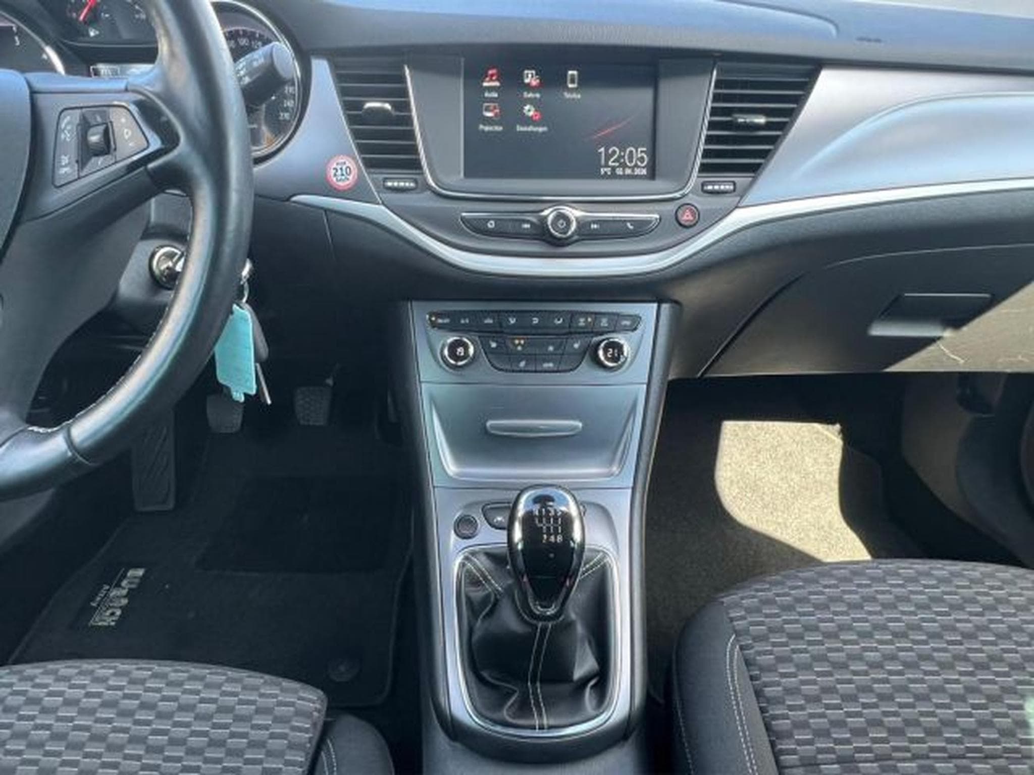 Opel Astra Astra K Sports Tourer KLIMA,PDC,TEMPOMAT,ESP,BT (2018) - Photo 11