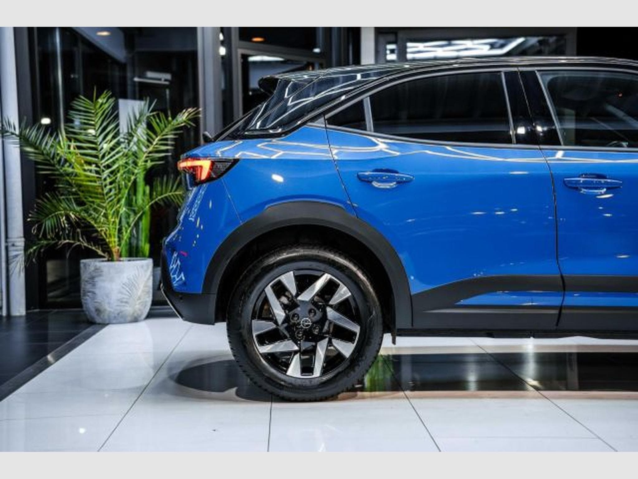 Opel Mokka Mokka 1.2 GS Line Autom. NAVI LED RFK 180 SHZG (2024) - Foto 8