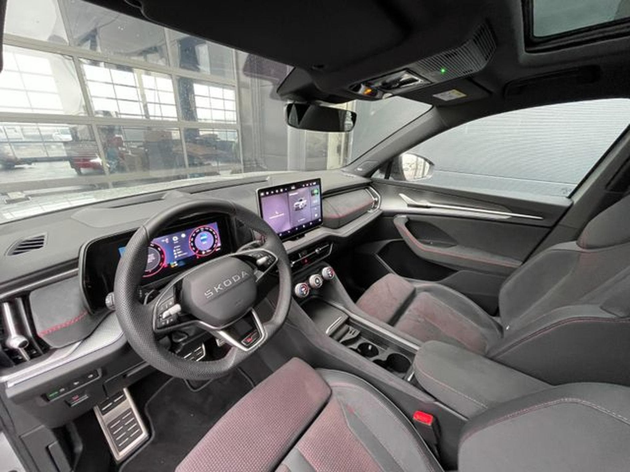 Skoda Kodiaq Kodiaq 2.0TSI 195kW 4x4 RS AHK HUD Canton 360° (2025) - Photo 11