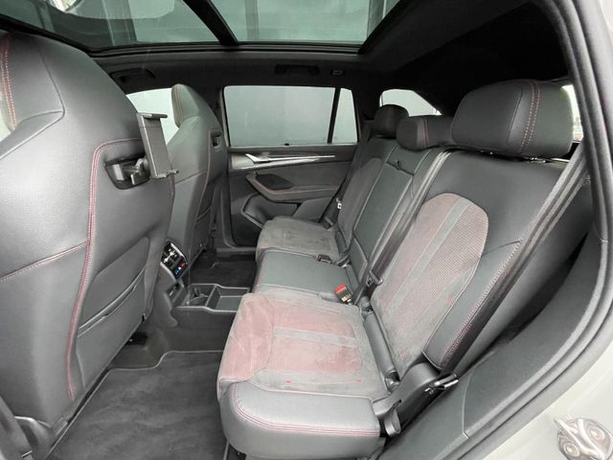 Skoda Kodiaq Kodiaq 2.0TSI 195kW 4x4 RS AHK HUD Canton 360° (2025) - Photo 12