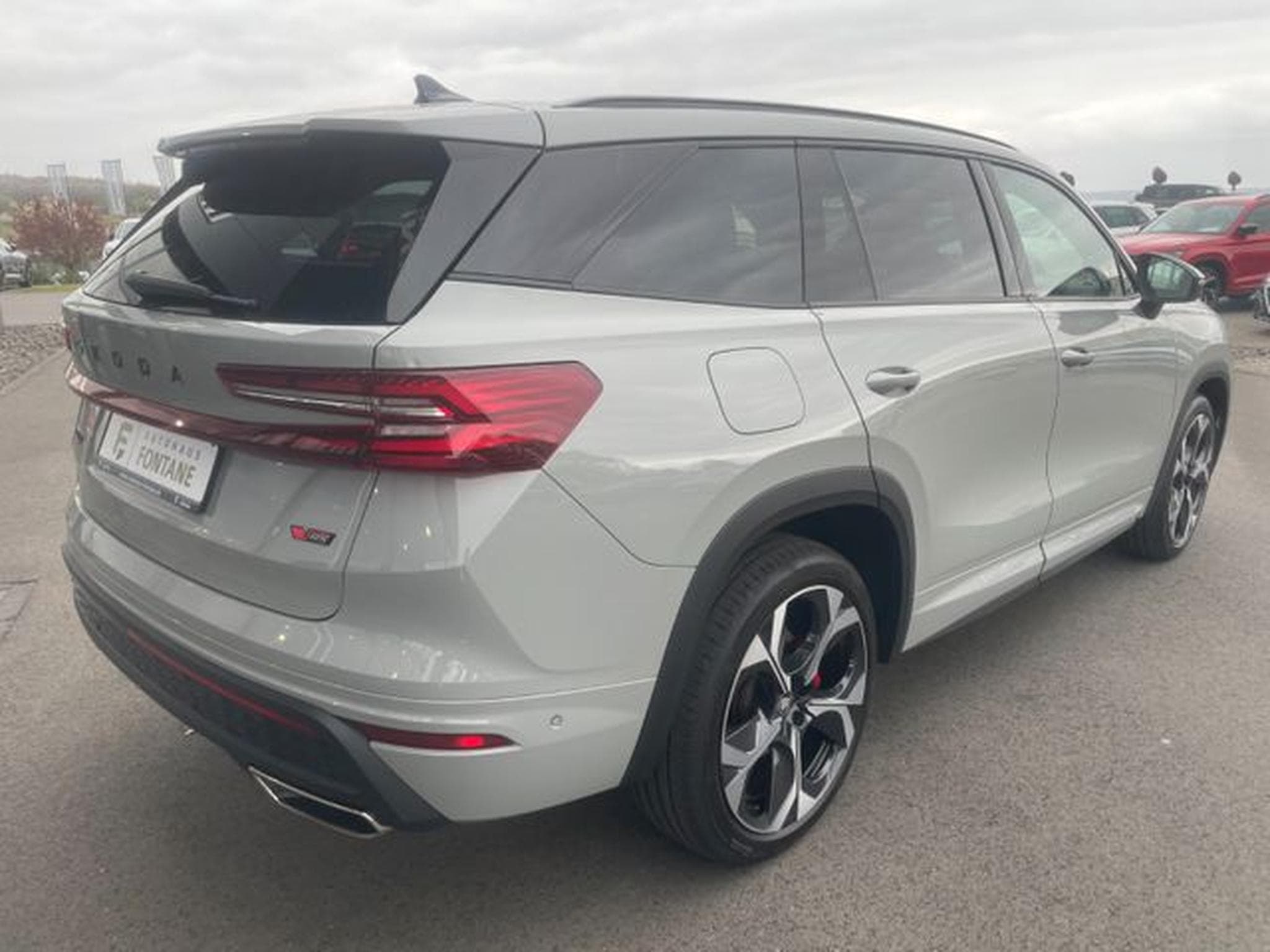 Skoda Kodiaq Kodiaq 2.0TSI 195kW 4x4 RS AHK HUD Canton 360° (2025) - Photo 6