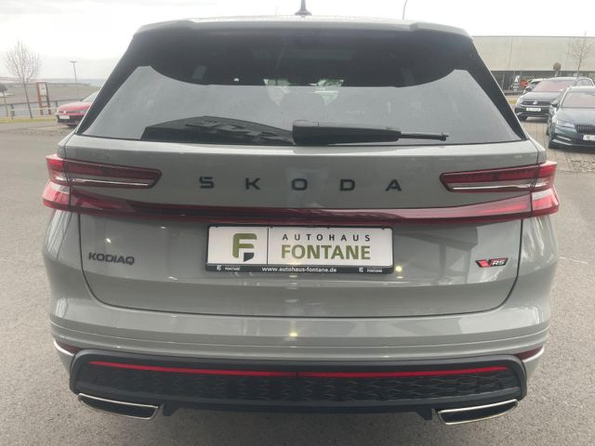 Skoda Kodiaq Kodiaq 2.0TSI 195kW 4x4 RS AHK HUD Canton 360° (2025) - Photo 7