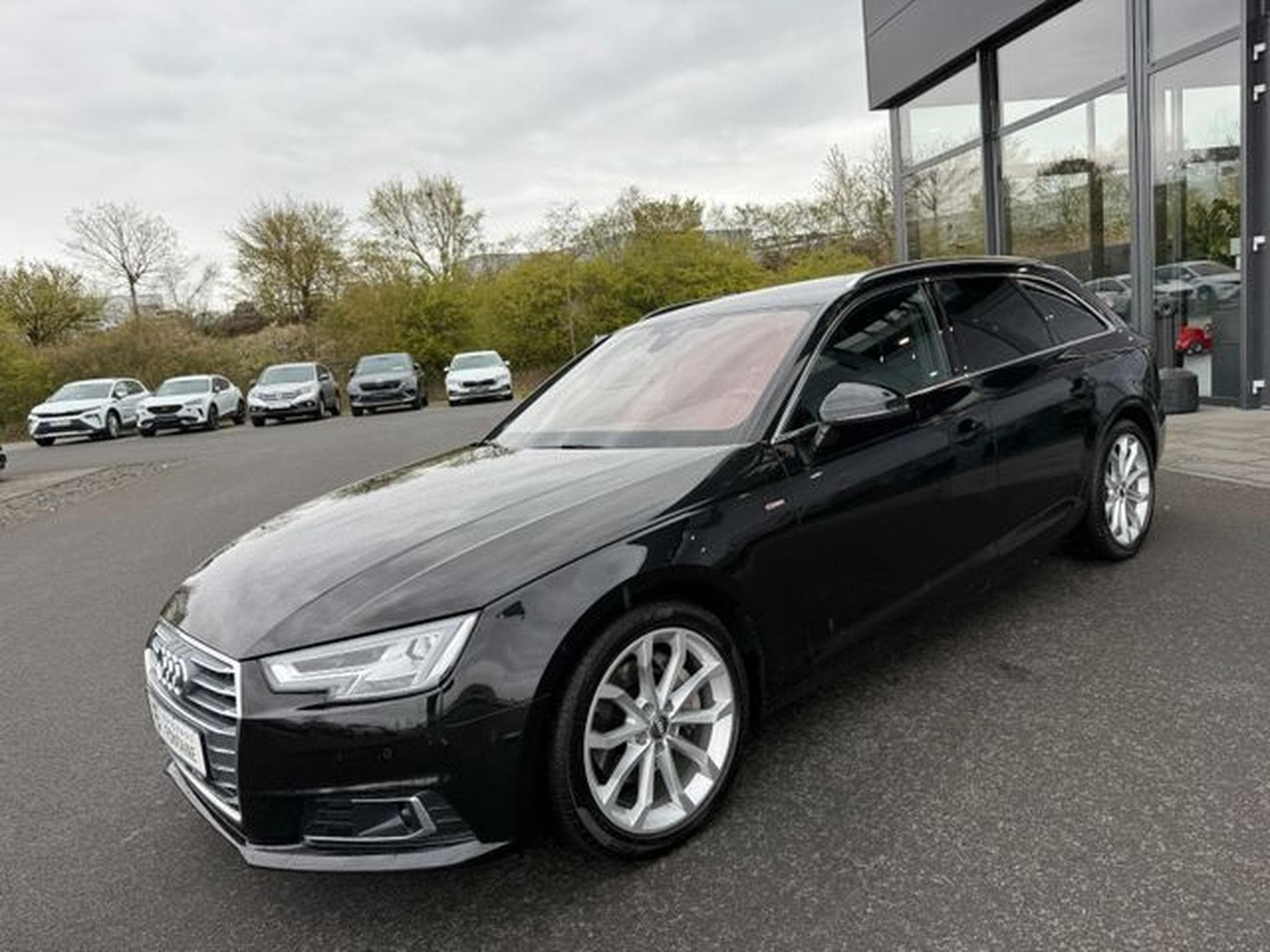 Audi A4 A4 Avant quattro sport Navi LED AHK SHZ (2018) - Photo 1