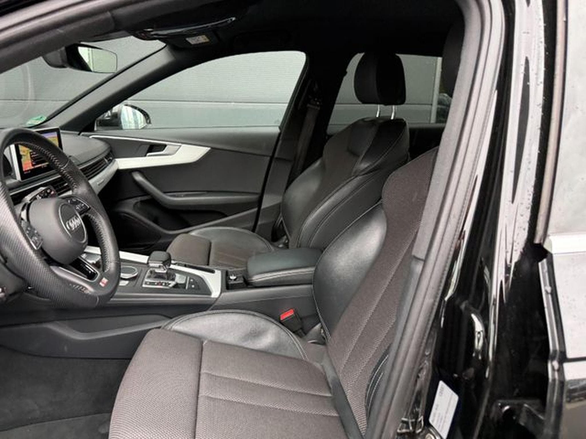 Audi A4 A4 Avant quattro sport Navi LED AHK SHZ (2018) - Photo 10