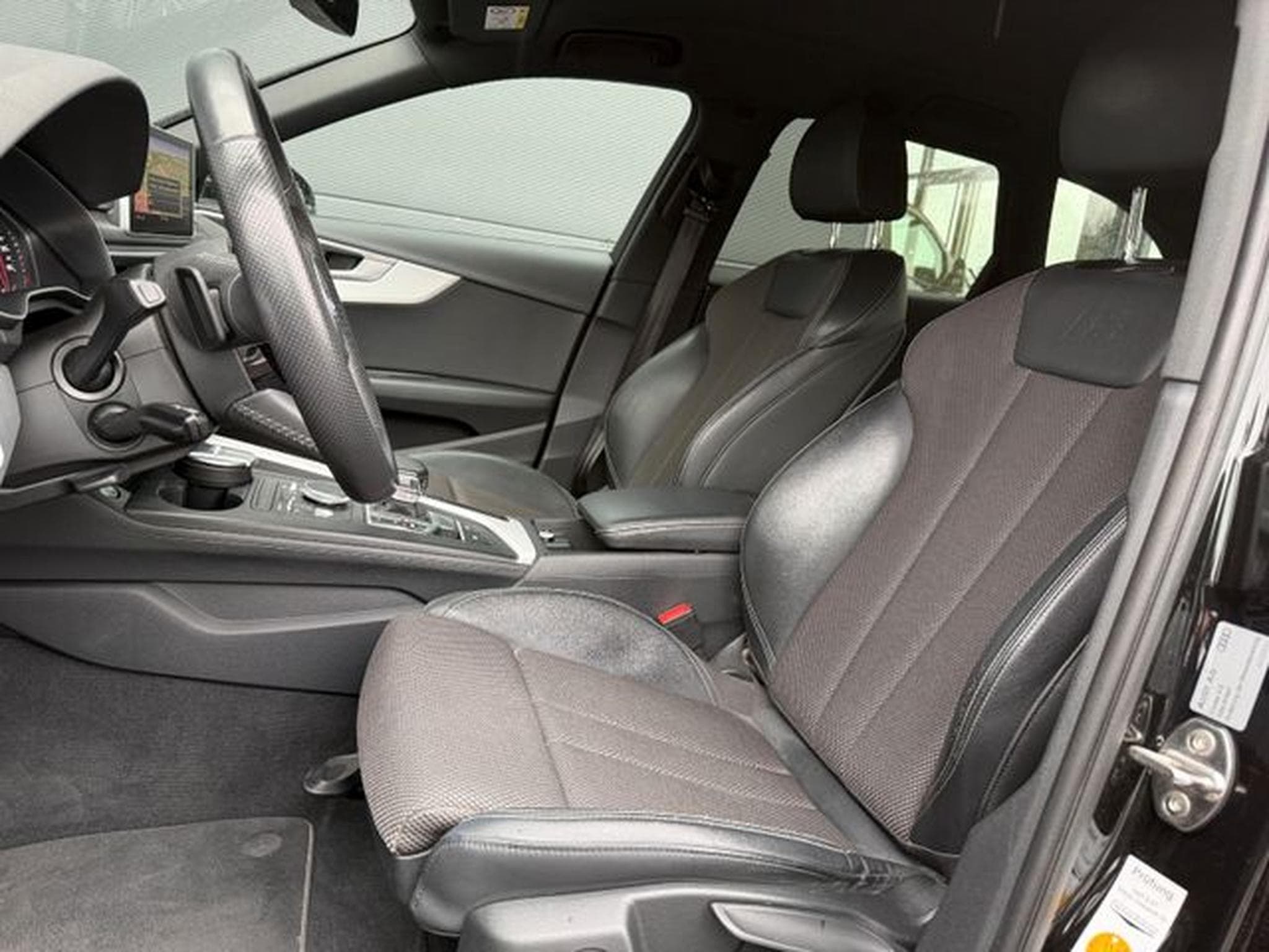 Audi A4 A4 Avant quattro sport Navi LED AHK SHZ (2018) - Photo 11