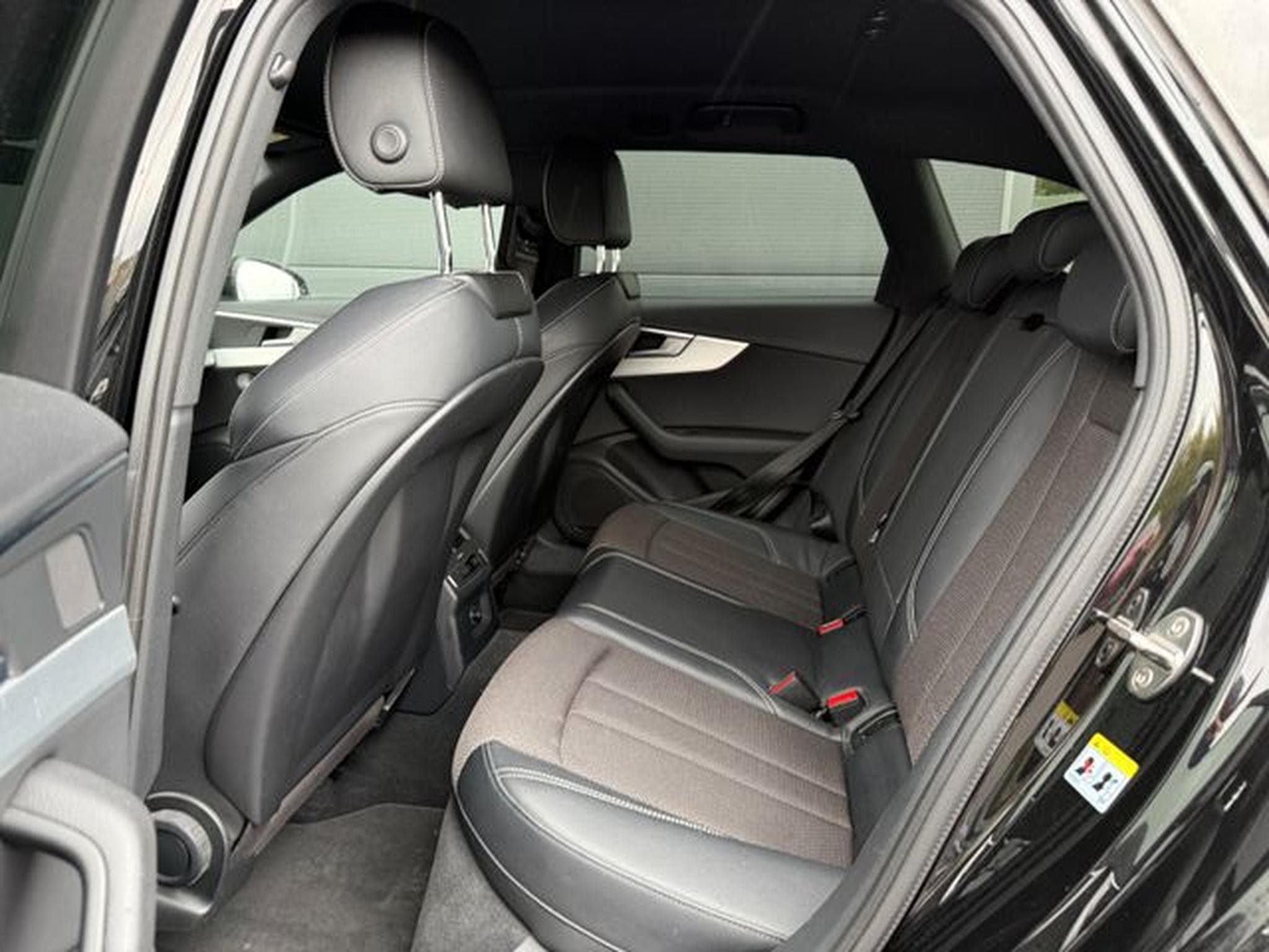 Audi A4 A4 Avant quattro sport Navi LED AHK SHZ (2018) - Photo 12