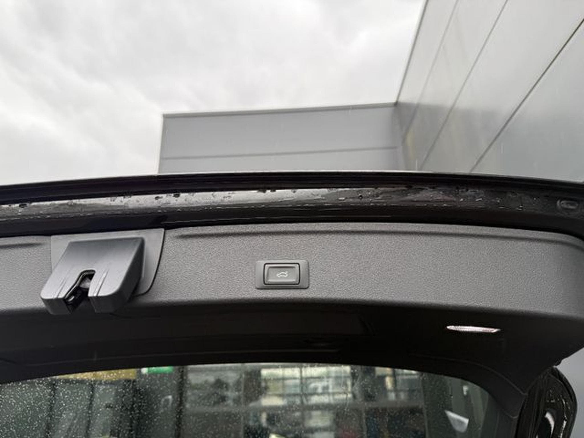 Audi A4 A4 Avant quattro sport Navi LED AHK SHZ (2018) - Photo 14