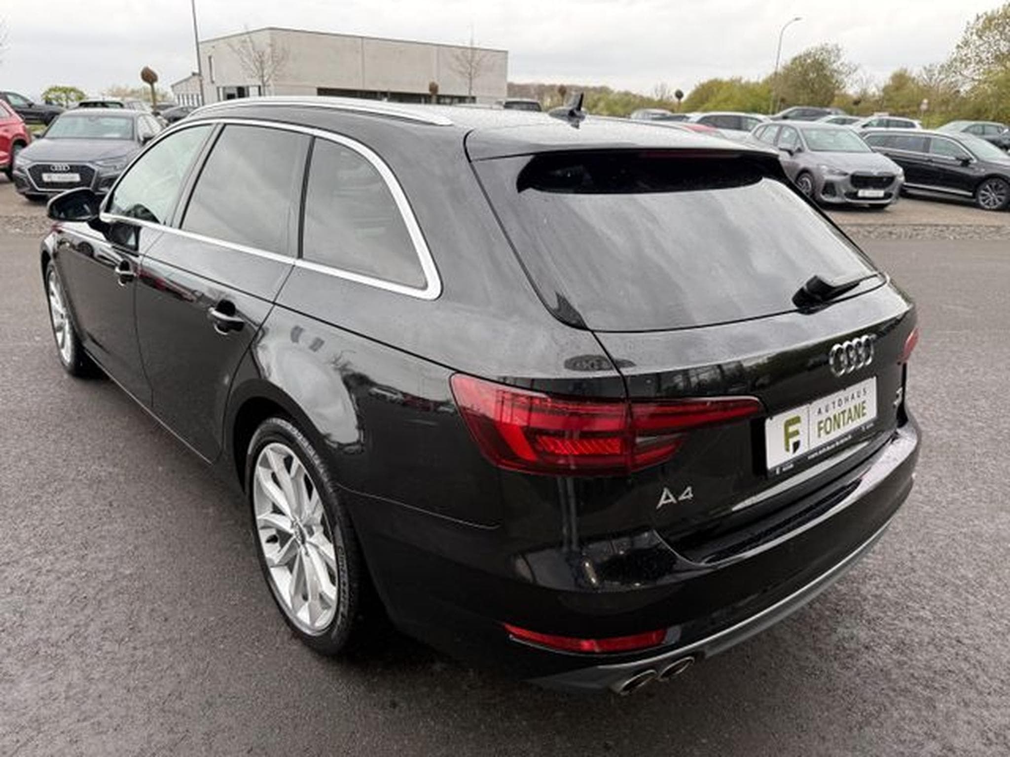 Audi A4 A4 Avant quattro sport Navi LED AHK SHZ (2018) - Photo 8