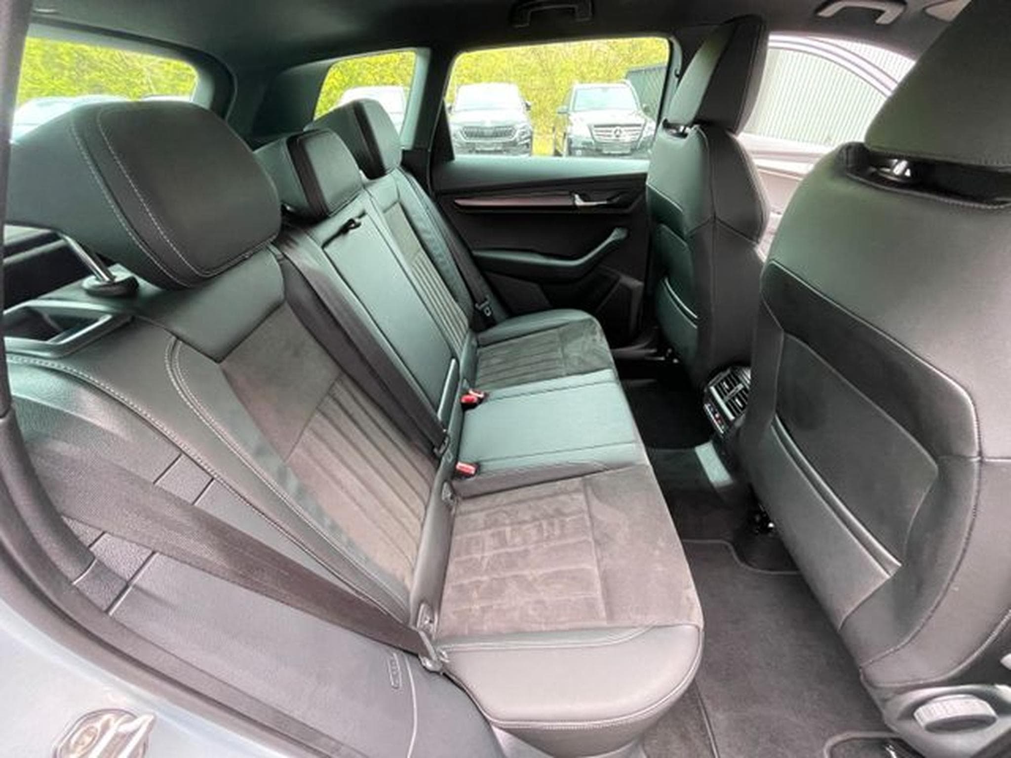 Skoda Karoq Karoq 2,0TSi Sportline 4x4 Pano AHK19" Kam Leder (2022) - Foto 15