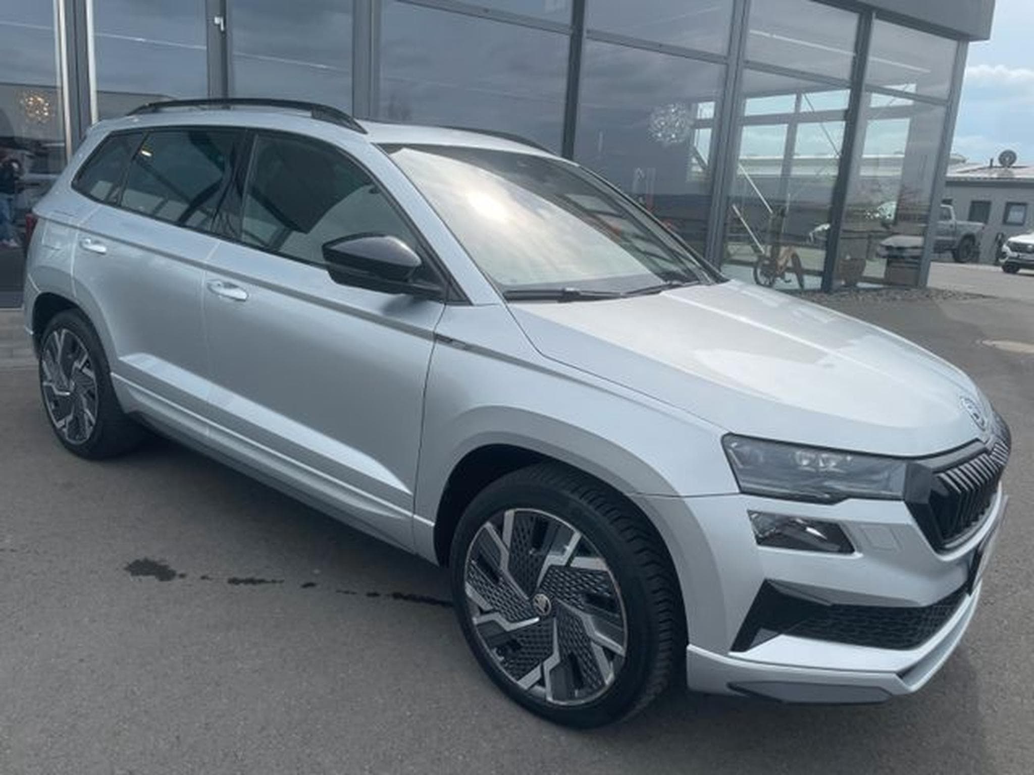 Skoda Karoq Karoq 2,0TSi Sportline 4x4 Pano AHK19" Kam Leder (2022) - Foto 4