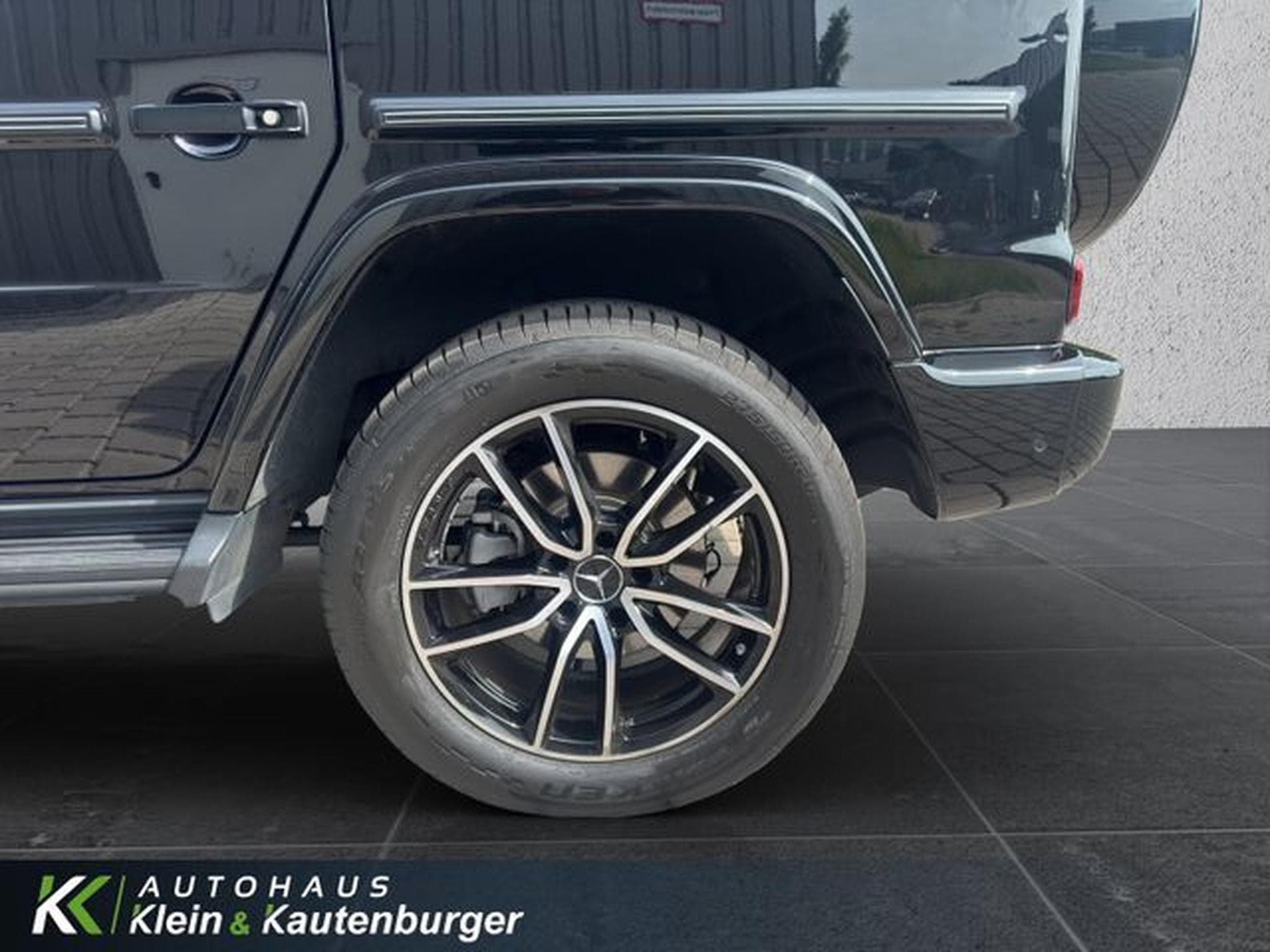 Mercedes G 450 AMG+STANDH+ALL-BLACK+AHK+DISTR EXCLUSIVE-INTERIE (2024) - Photo 10