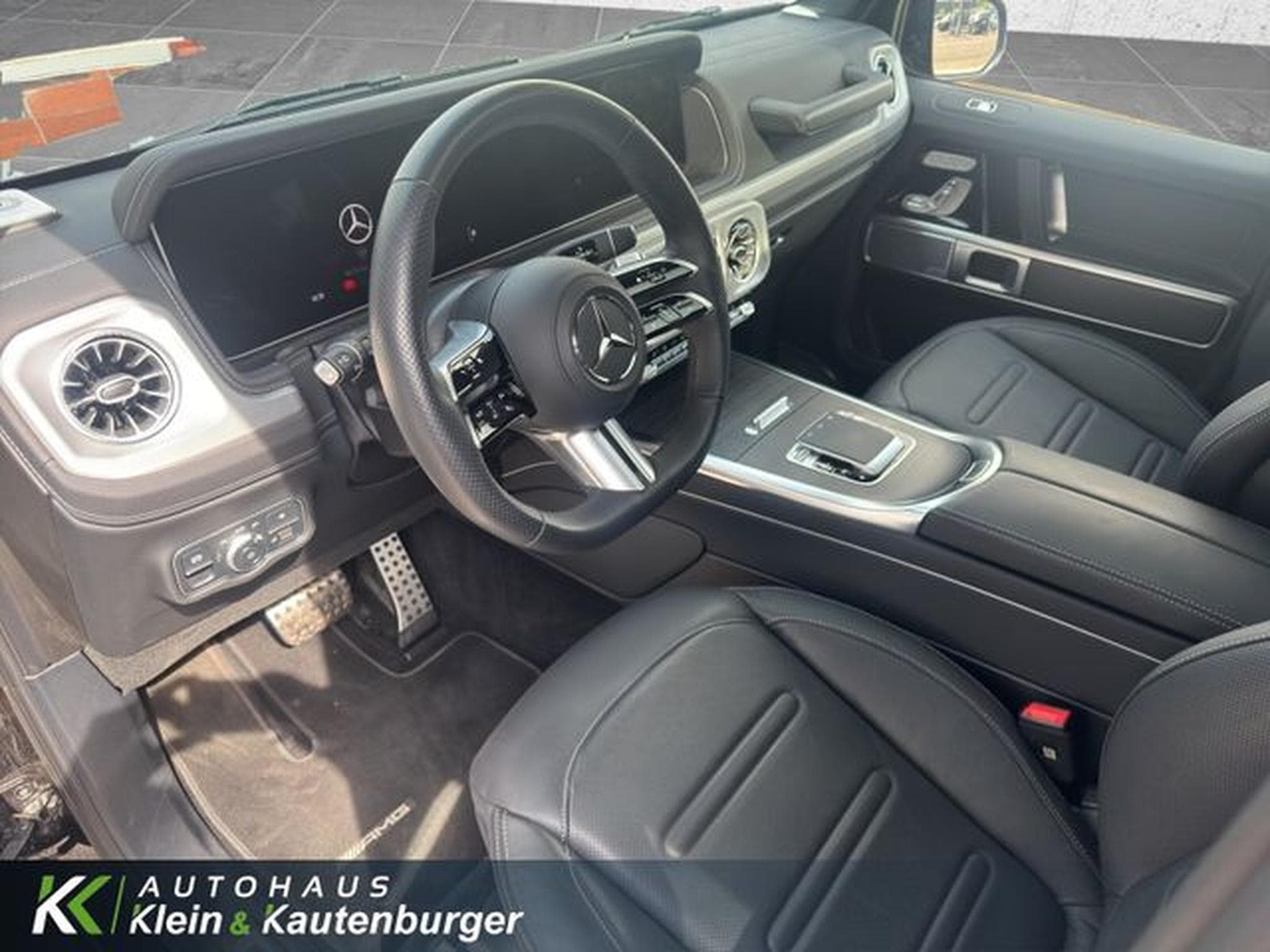 Mercedes G 450 AMG+STANDH+ALL-BLACK+AHK+DISTR EXCLUSIVE-INTERIE (2024) - Photo 11