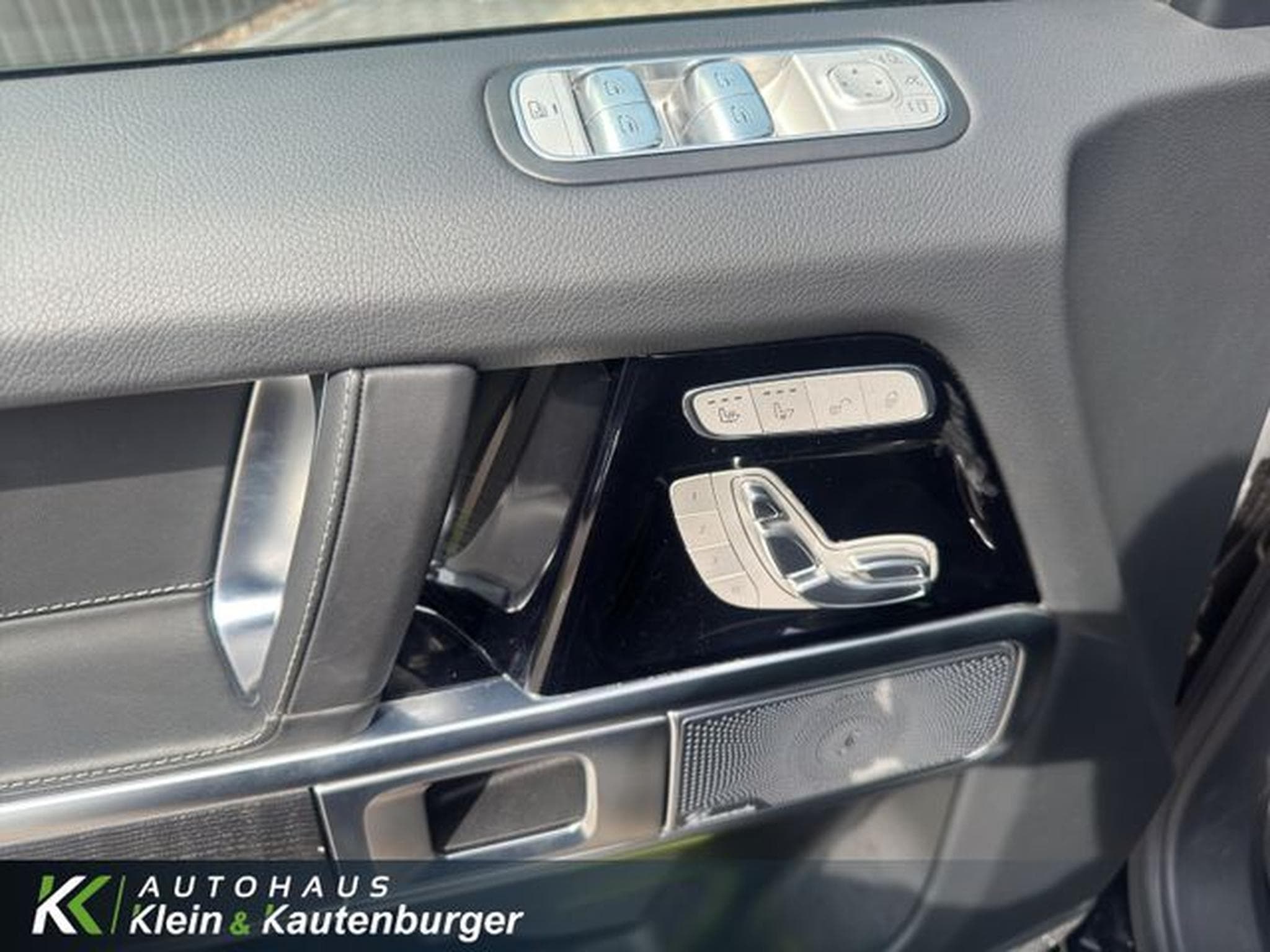 Mercedes G 450 AMG+STANDH+ALL-BLACK+AHK+DISTR EXCLUSIVE-INTERIE (2024) - Photo 12