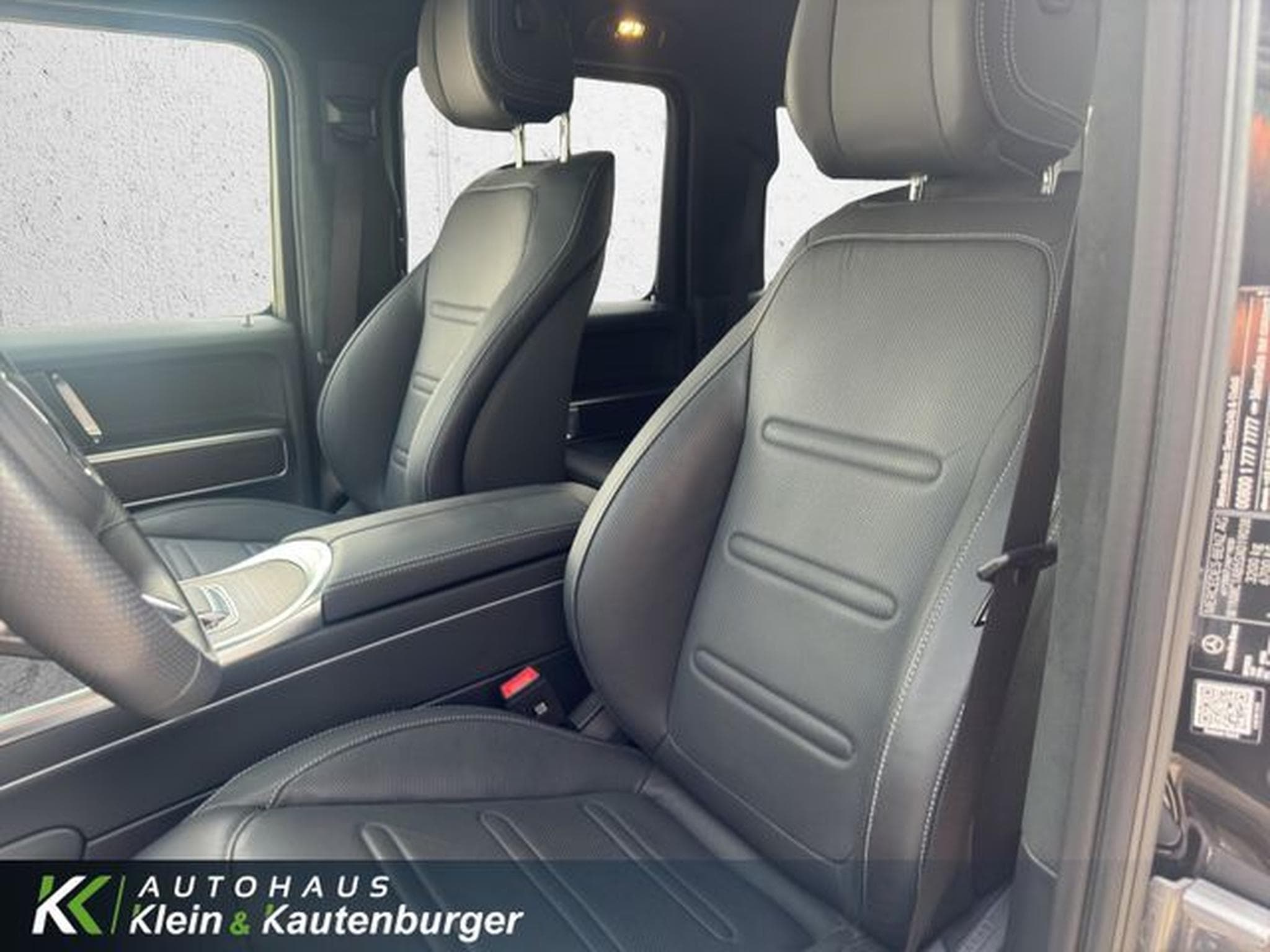 Mercedes G 450 AMG+STANDH+ALL-BLACK+AHK+DISTR EXCLUSIVE-INTERIE (2024) - Photo 13