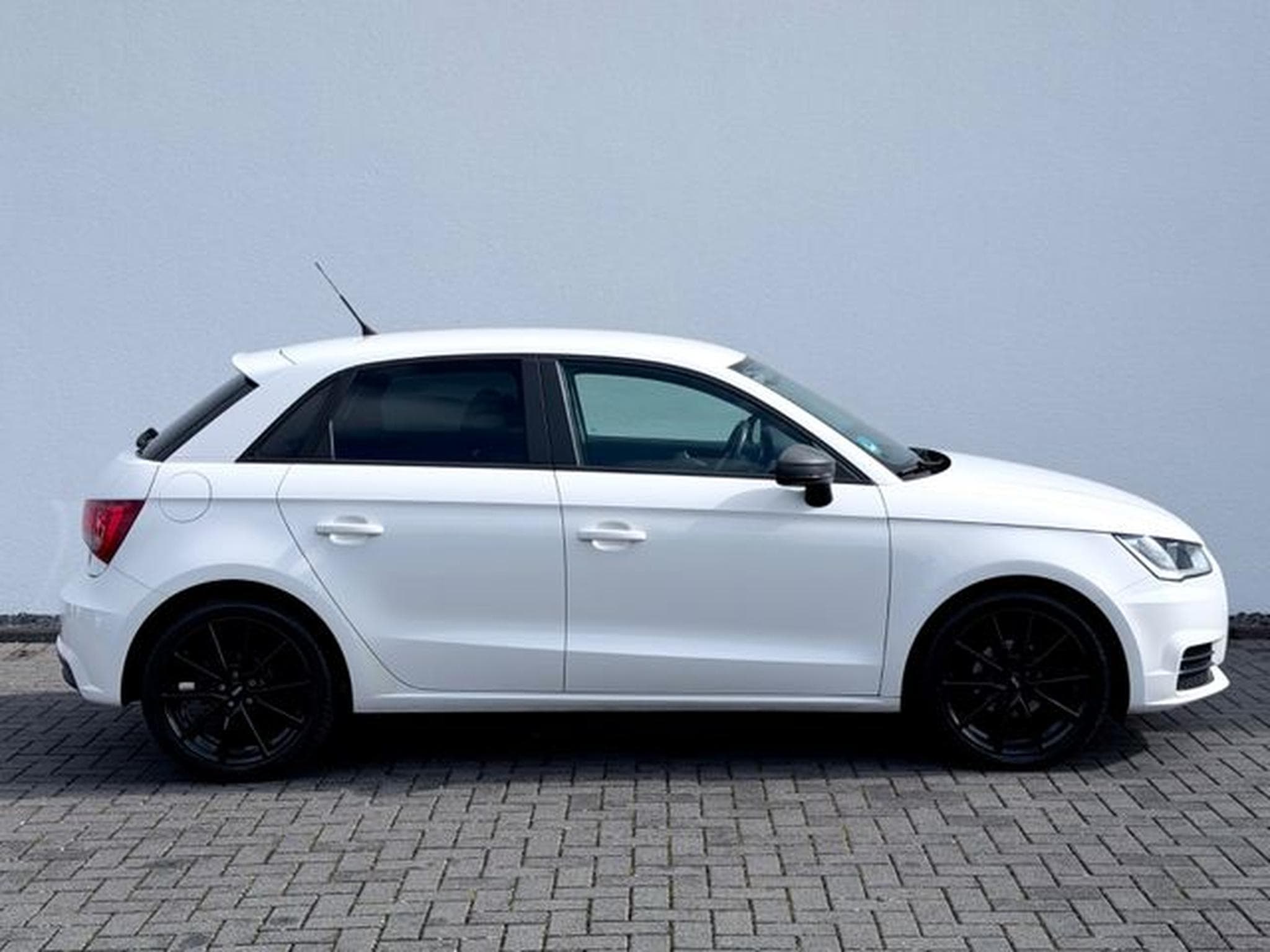 Audi A1 A1 Sportback sport /KLIMA/NAVI/PDC/GARANTIE/ (2016) - Photo 4