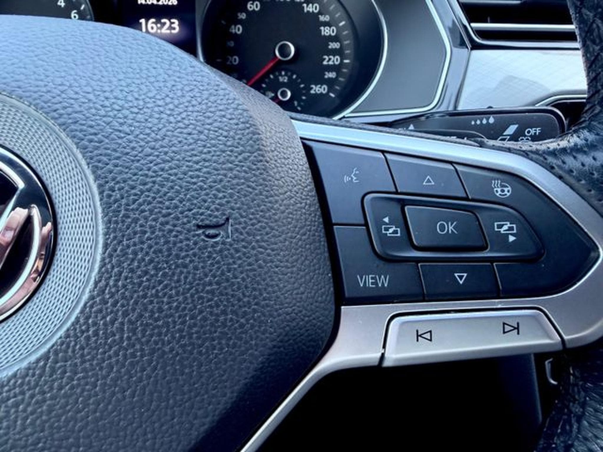 VW Passat Passat Lim. GTE / NAVI/HUD/PANO/CAM/AHK/GARANTIE (2020) - Photo 18