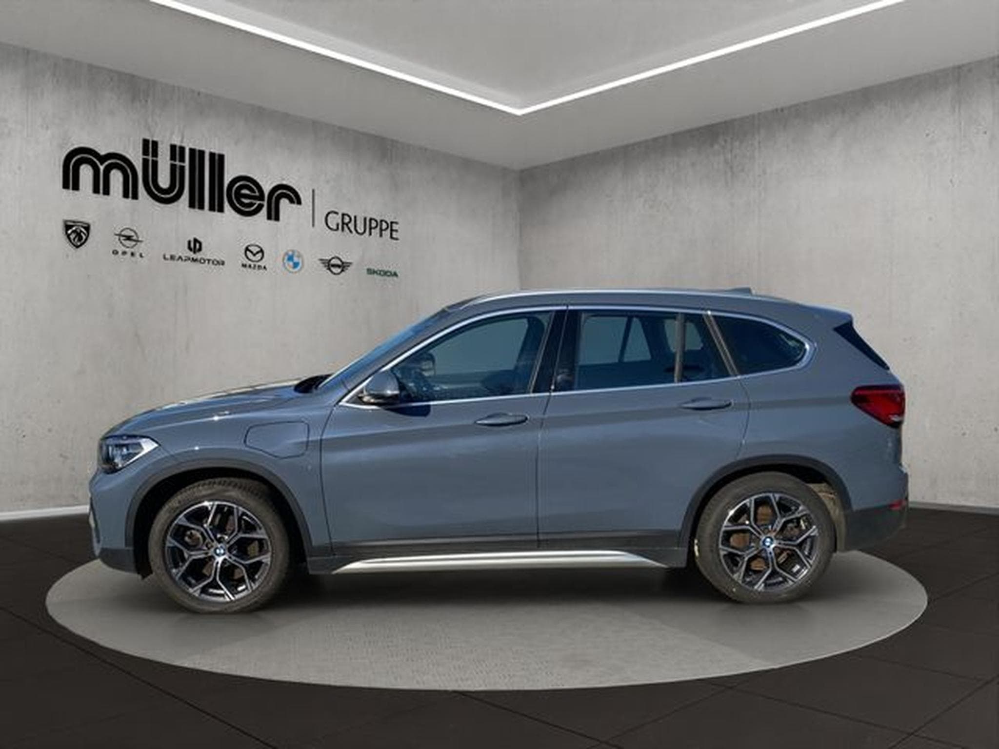 BMW X1 X1 xDrive25e LED AHK PDC NAVI+ KOMFORTZUG SHZ DA (2021) - Photo 4