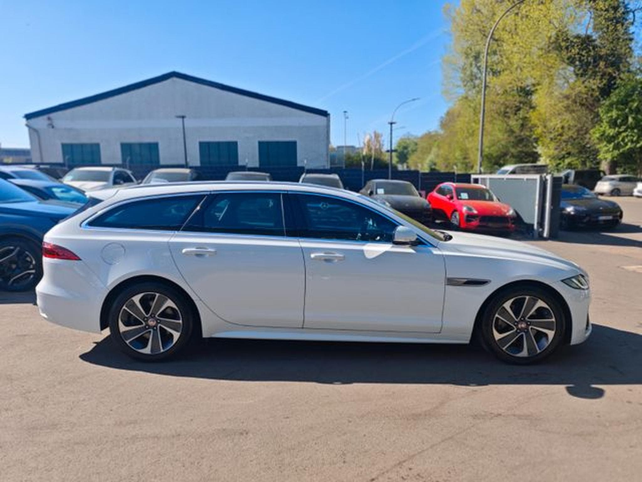 Jaguar XF XF SPORTBRAKE AWD*R-DYNAMIC*2.HD*LED*LEDER*TOP* (2023) - Foto 12