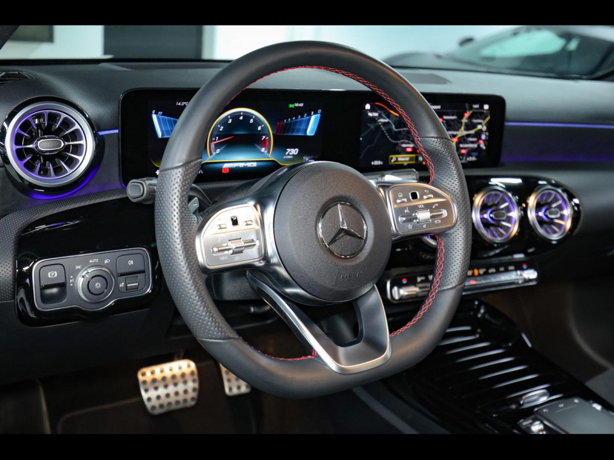 Mercedes A 45 AMG 4MATIC PACK AERODYNAMIQUE (2022) - Photo 10