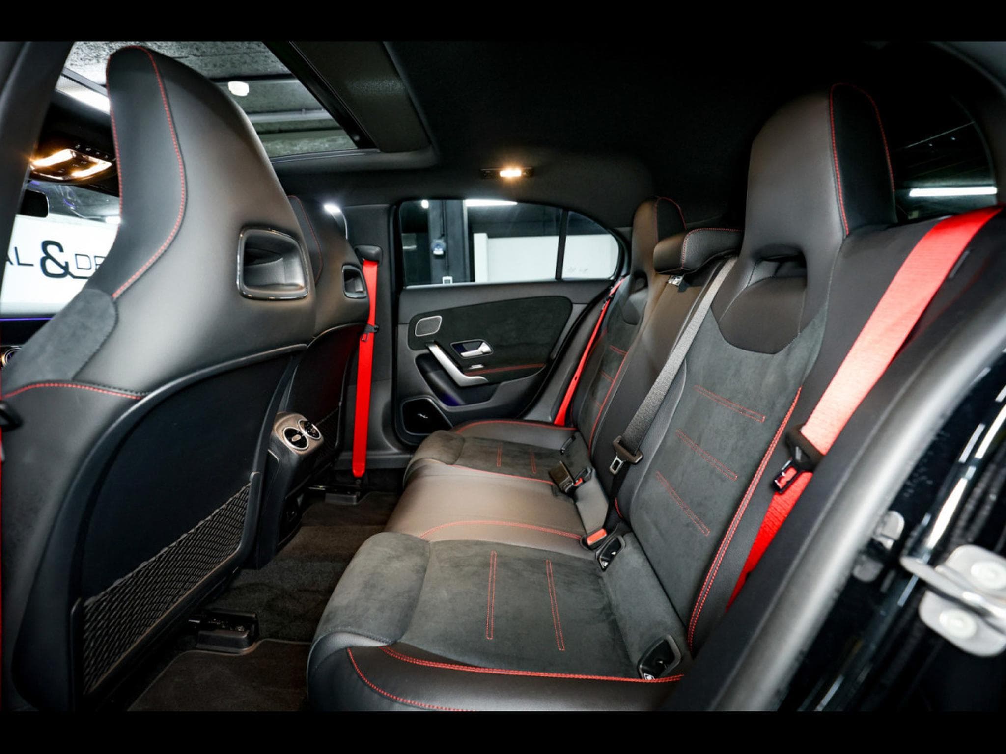 Mercedes A 45 AMG 4MATIC PACK AERODYNAMIQUE (2022) - Photo 13