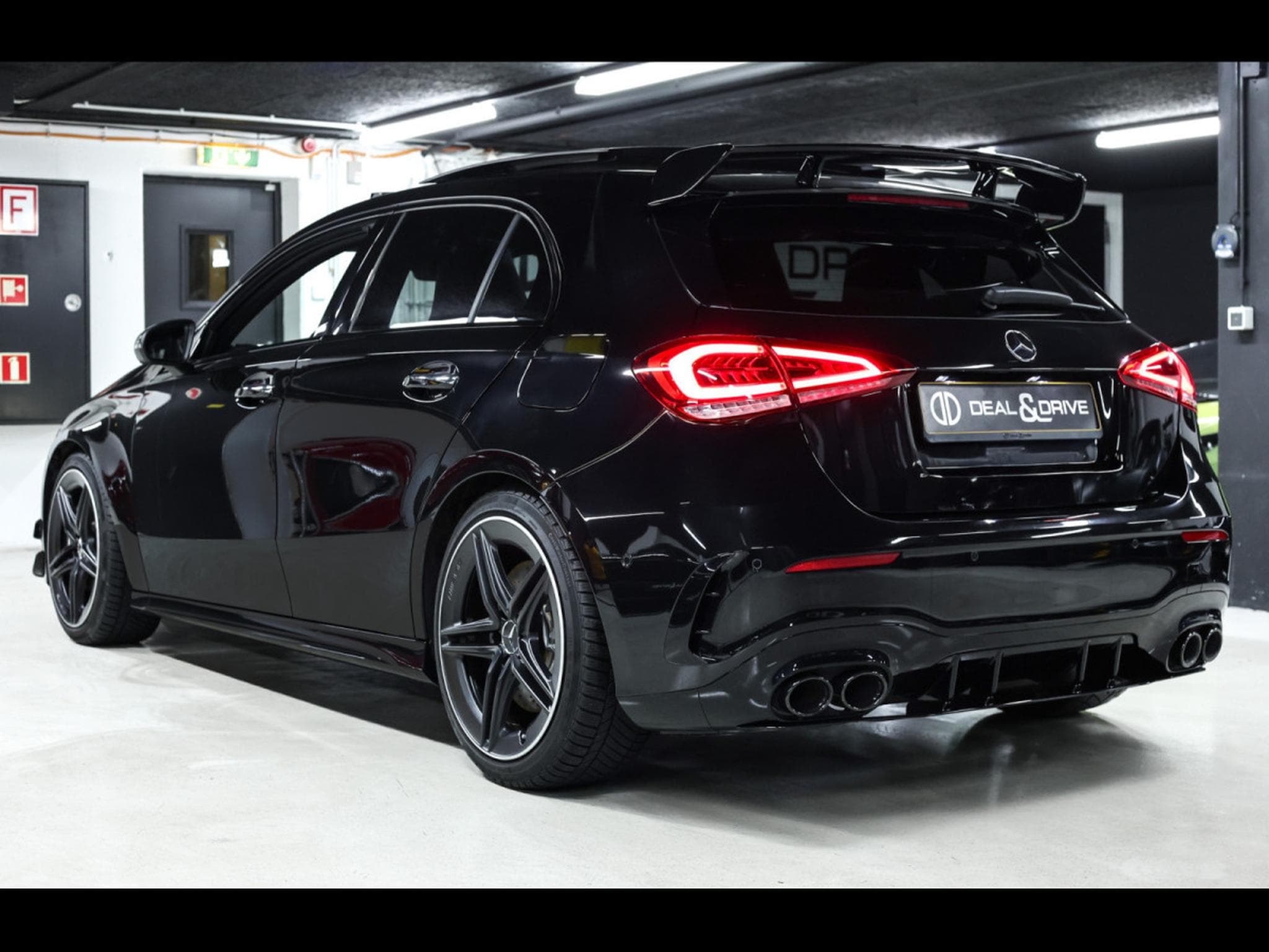 Mercedes A 45 AMG 4MATIC PACK AERODYNAMIQUE (2022) - Photo 3