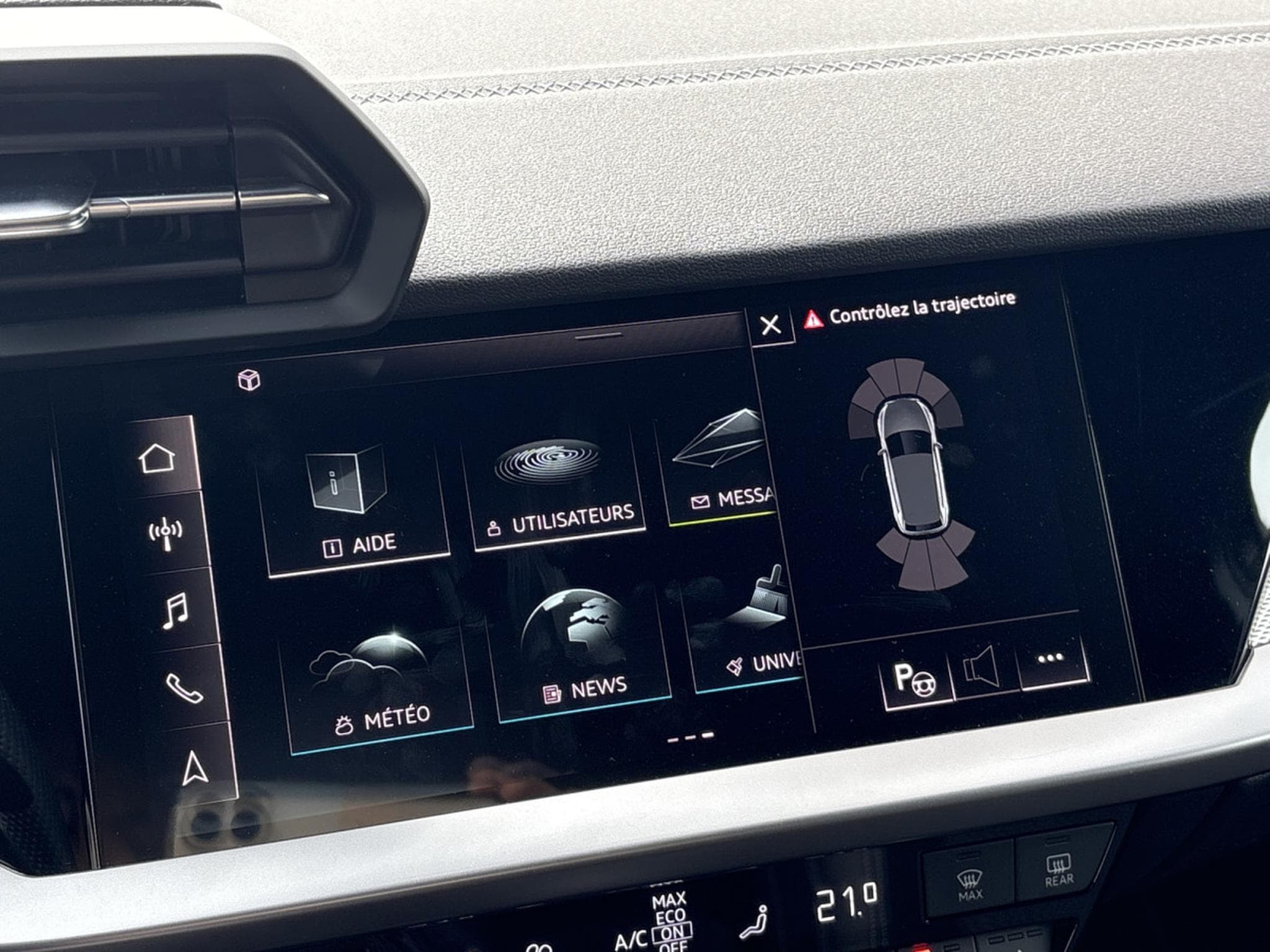 Audi A3 SPORTBACK 35 TFSI S-LINE S-TRONIC (2023) - Photo 13