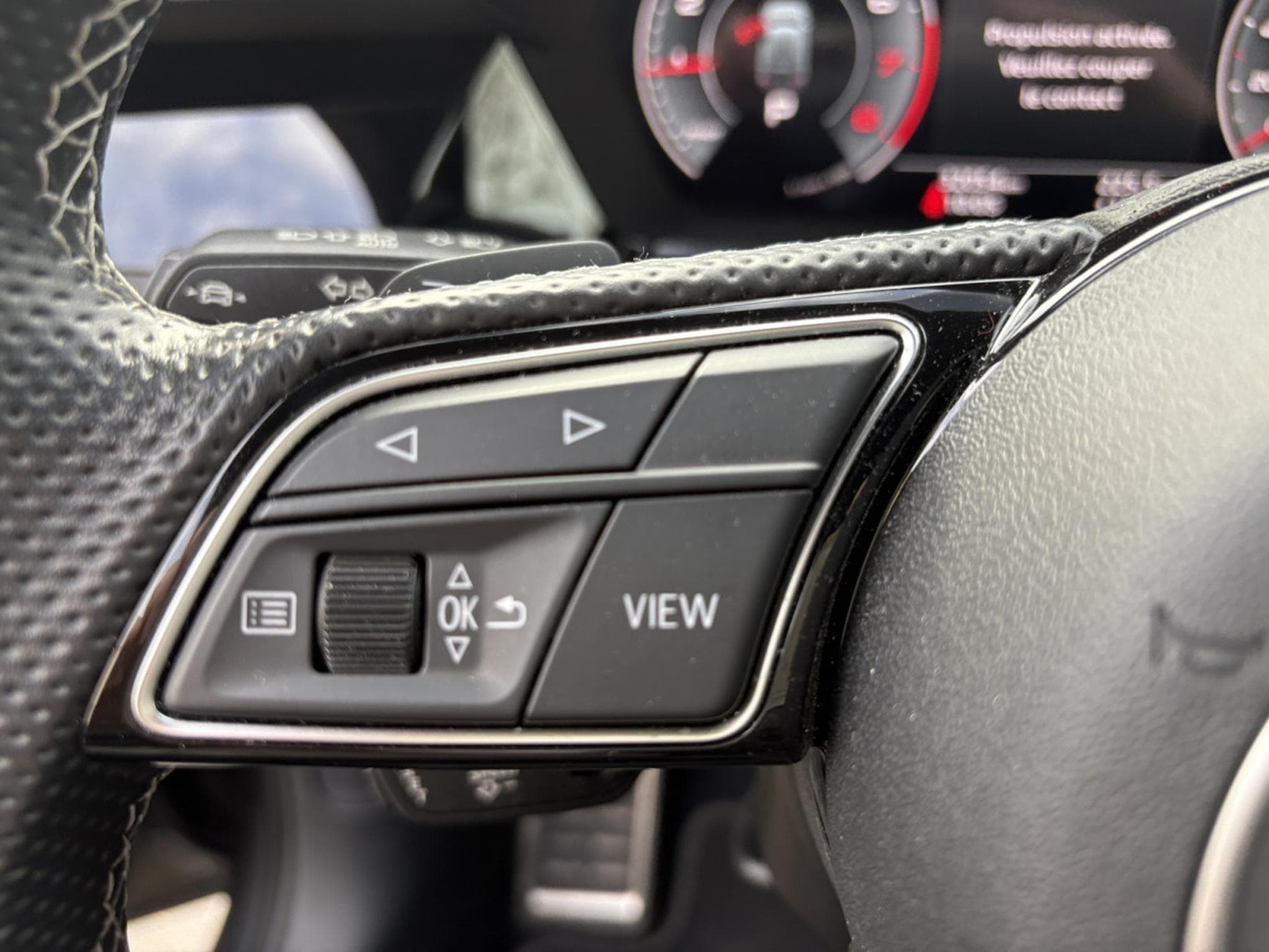 Audi A3 SPORTBACK 35 TFSI S-LINE S-TRONIC (2023) - Photo 8