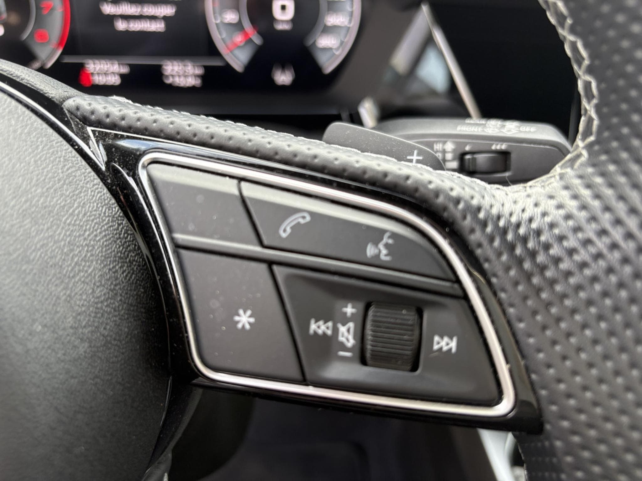 Audi A3 SPORTBACK 35 TFSI S-LINE S-TRONIC (2023) - Photo 9