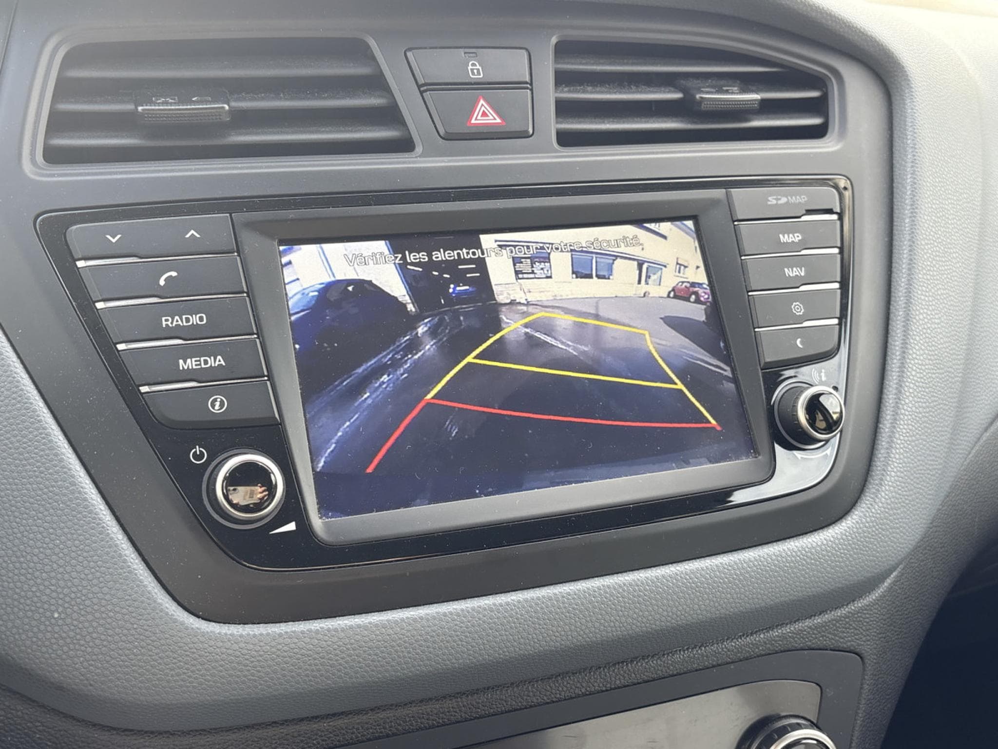 Hyundai i20 1.4 CRDI 90 PREMIUM (2018) - Photo 12