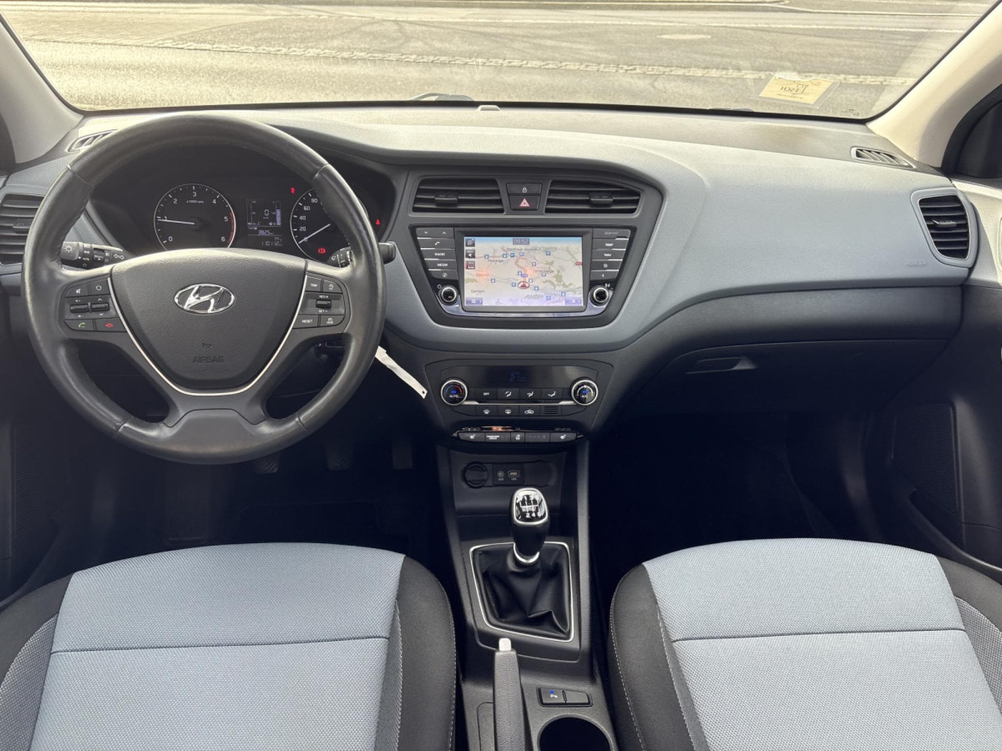Hyundai i20 1.4 CRDI 90 PREMIUM (2018) - Photo 3