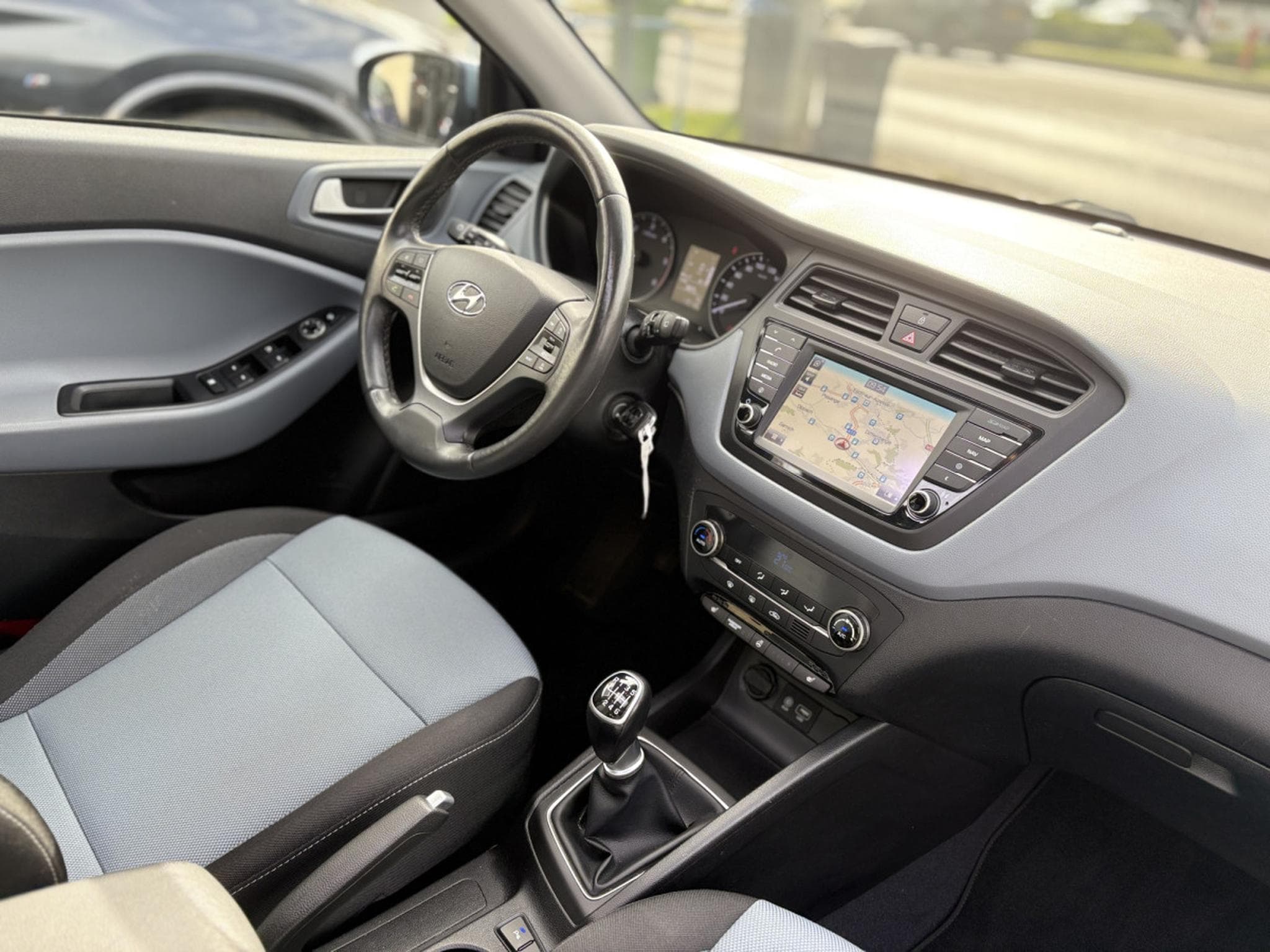 Hyundai i20 1.4 CRDI 90 PREMIUM (2018) - Photo 6