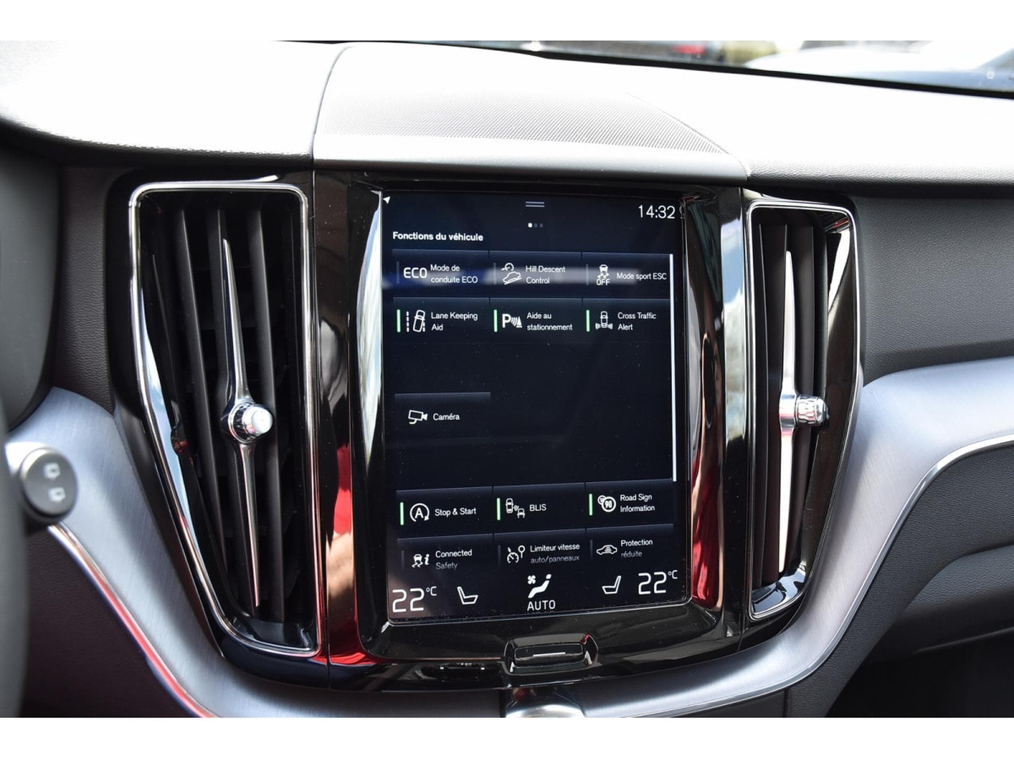 Volvo XC60 2.0 T5 Momentum Geartronic MEMO PANO BLIS CAM360 1° MAIN (2019) - Photo 14