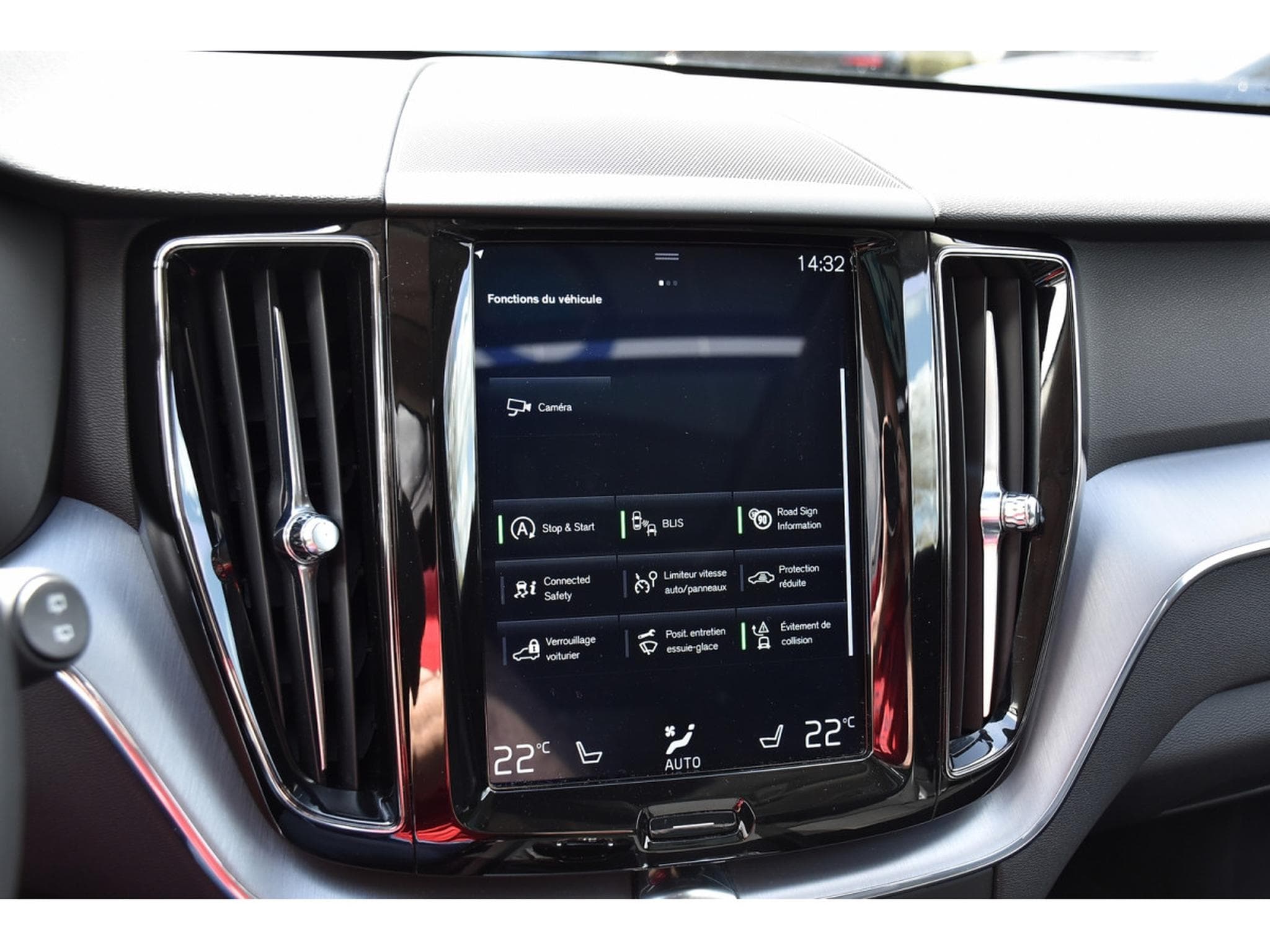 Volvo XC60 2.0 T5 Momentum Geartronic MEMO PANO BLIS CAM360 1° MAIN (2019) - Photo 15