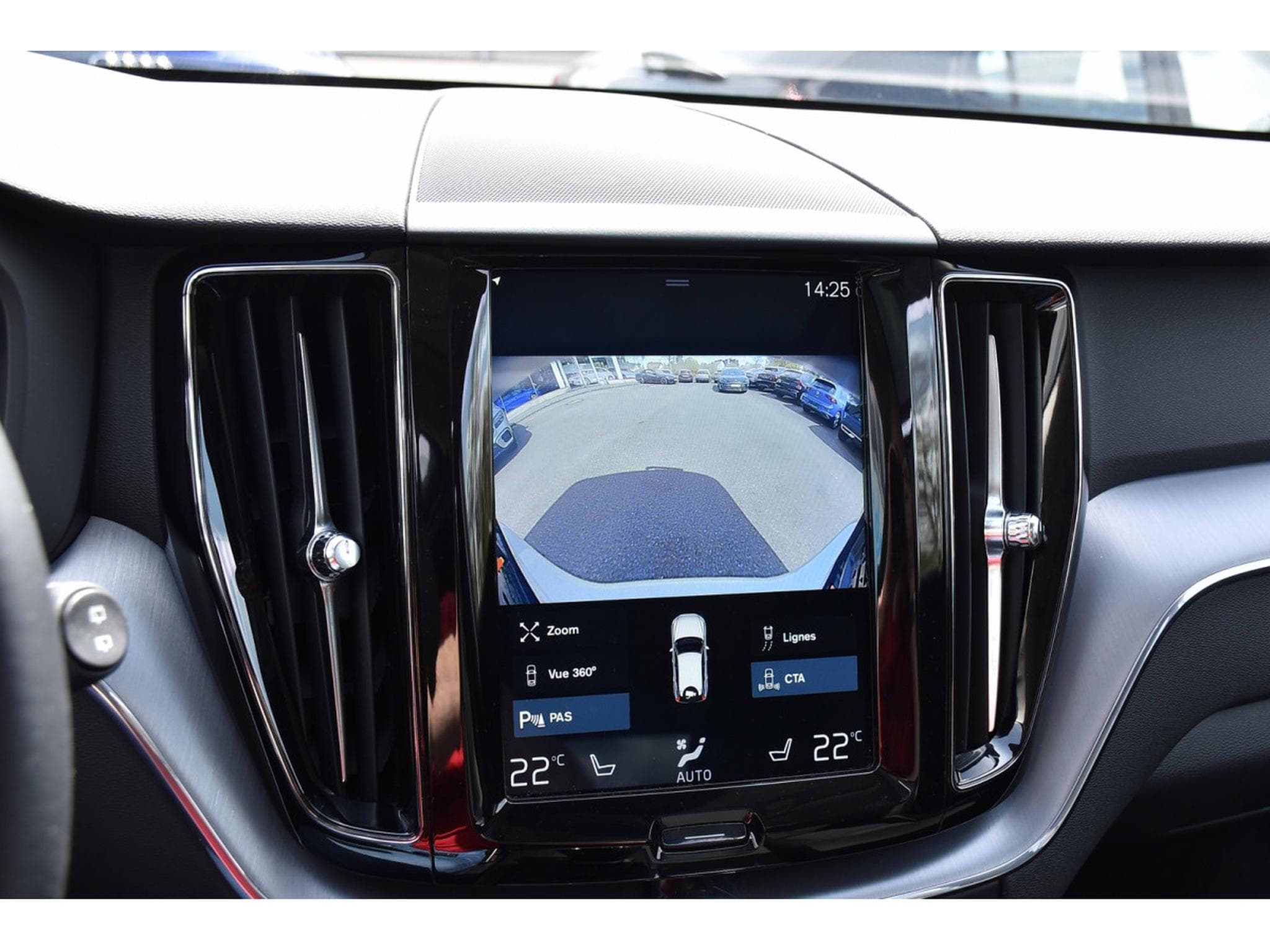 Volvo XC60 2.0 T5 Momentum Geartronic MEMO PANO BLIS CAM360 1° MAIN (2019) - Photo 16