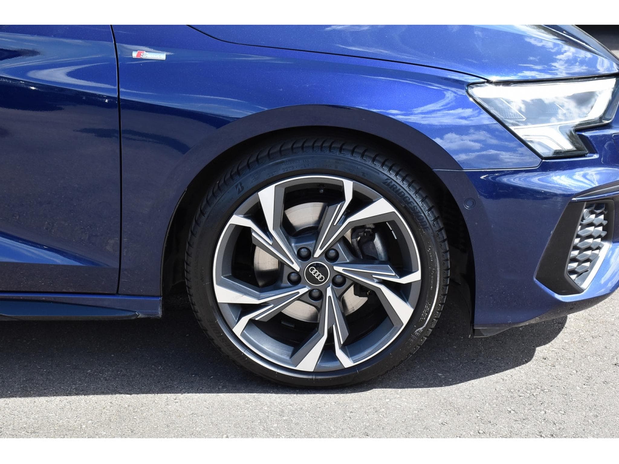 Audi A3 Sportback 40 TFSI Quattro S-Line S-Tronic CUIR ACC PARK 1°M. (2022) - Photo 5