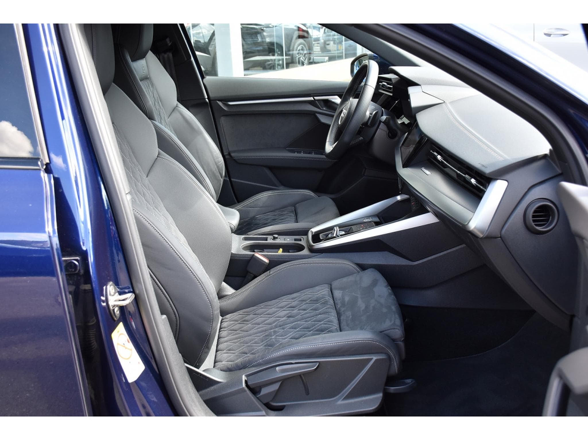 Audi A3 Sportback 40 TFSI Quattro S-Line S-Tronic CUIR ACC PARK 1°M. (2022) - Photo 7