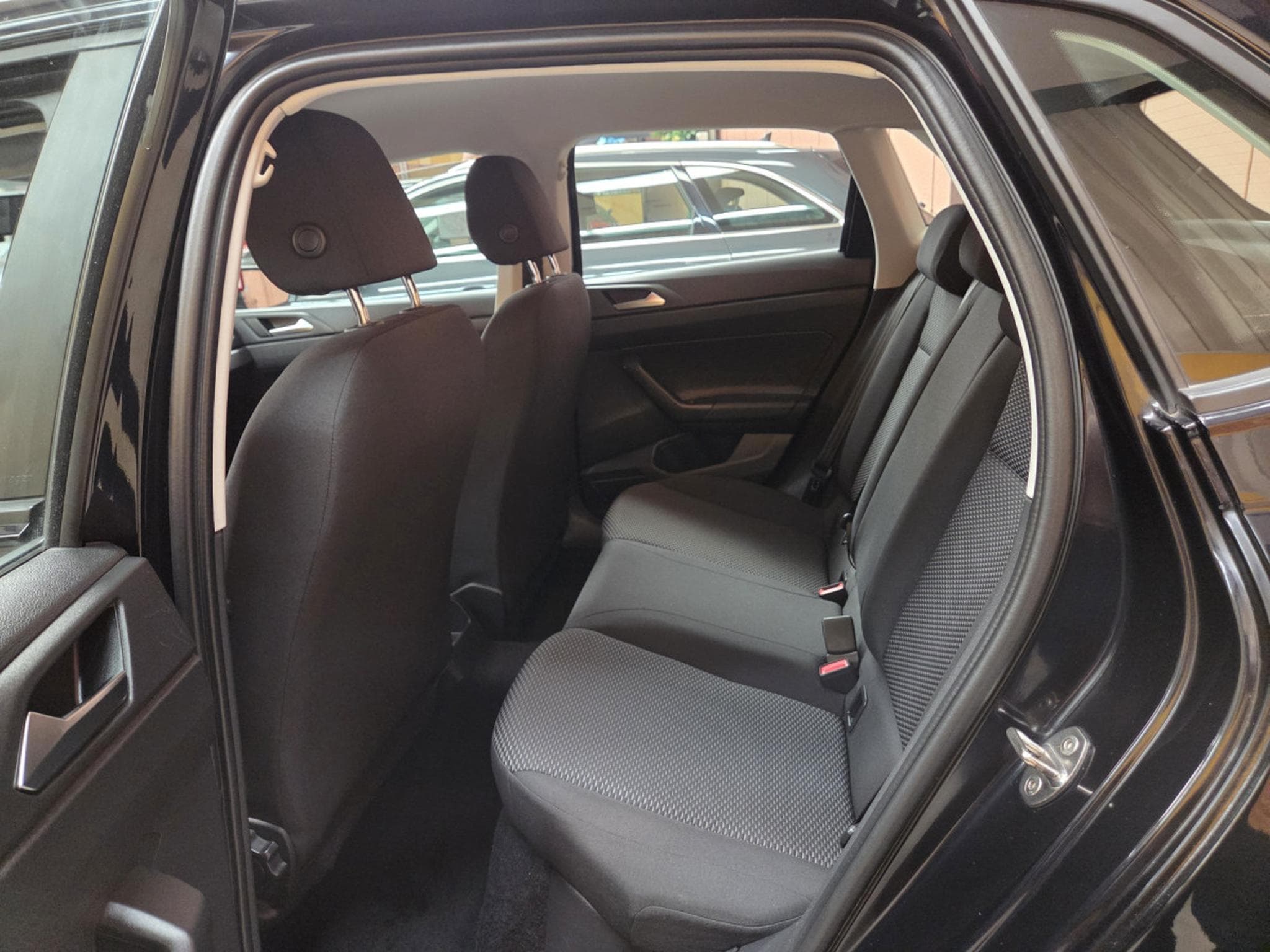 VW Polo 1.0 TRENDLINE 80CV (2020) - Photo 18