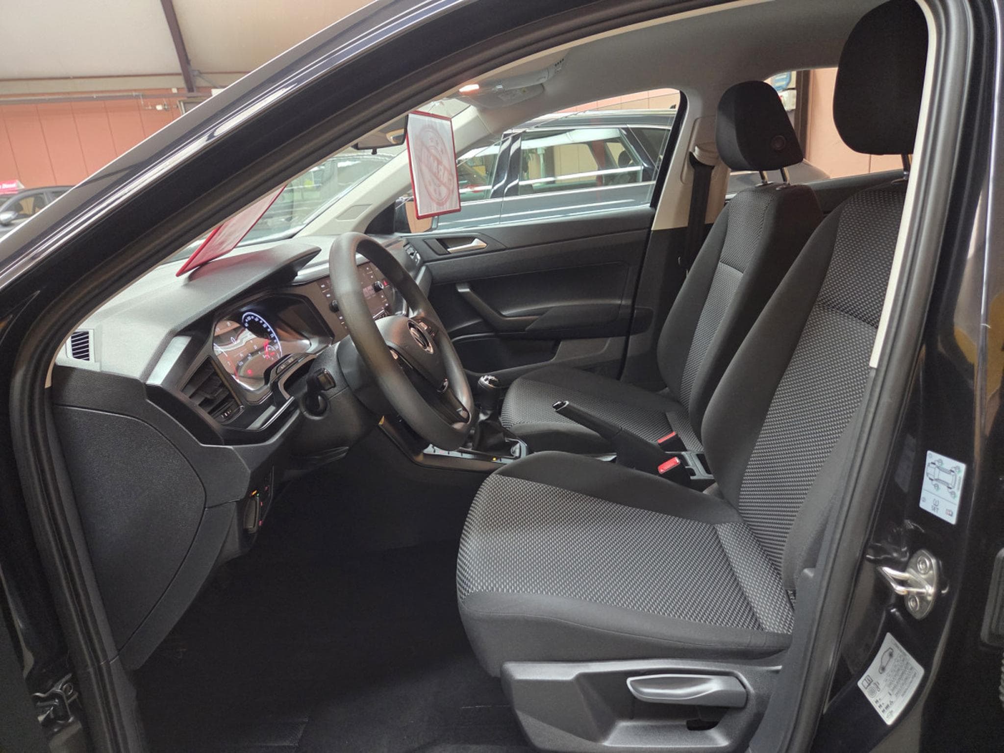 VW Polo 1.0 TRENDLINE 80CV (2020) - Photo 7