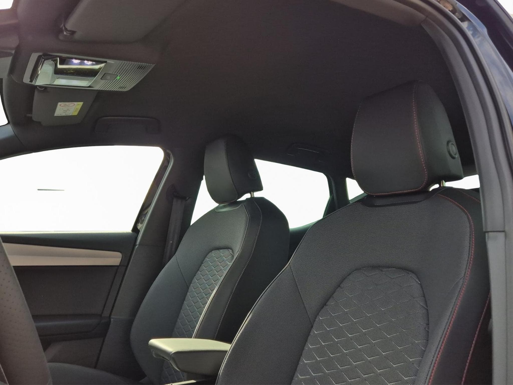 Seat Leon FR 1.5 eTSI 150ch (2026) - Foto 12