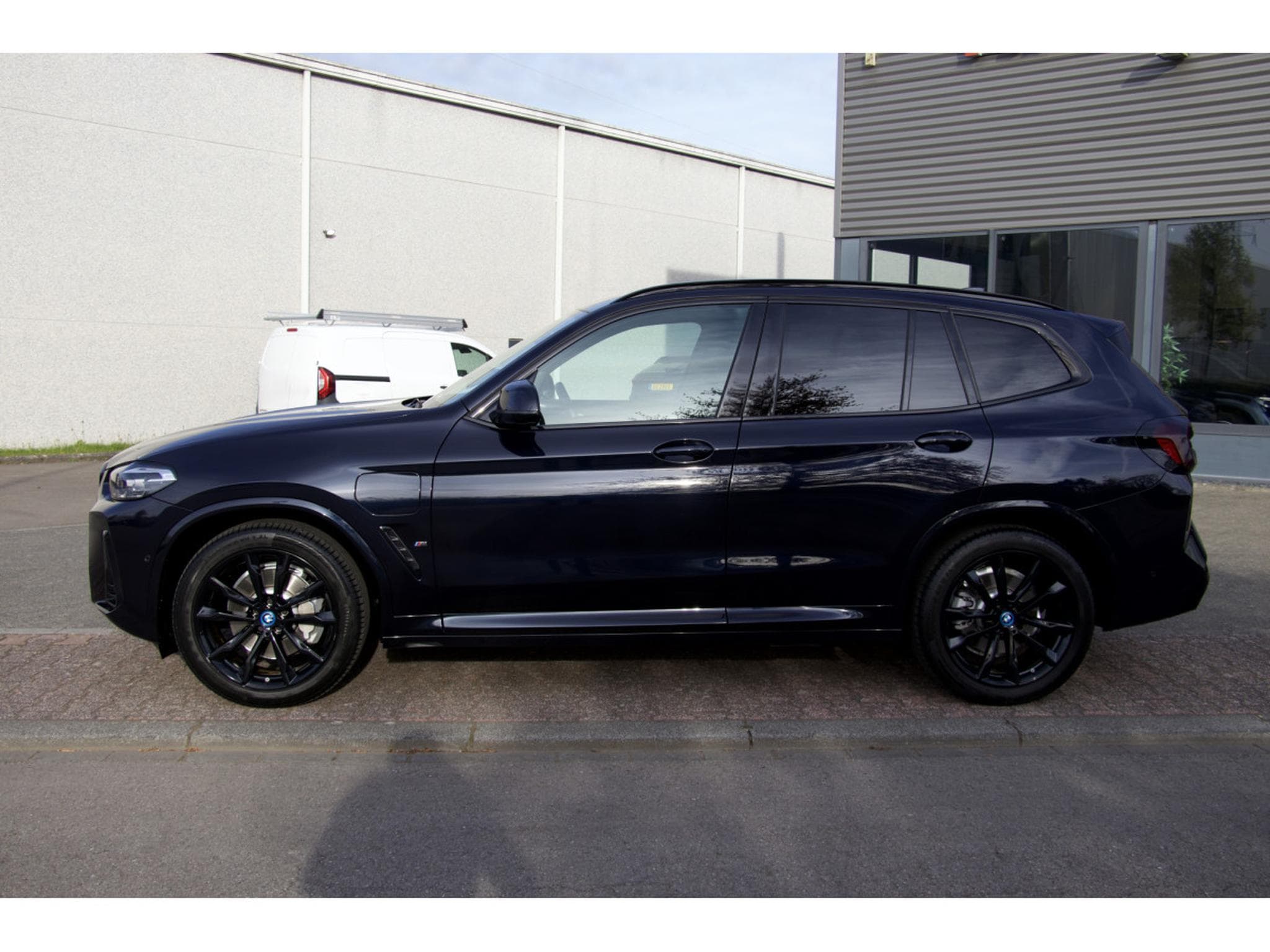 BMW X3 xDrive30e Aut. Pack M Sport ACC AHK 20" Pano. (2024) - Foto 2