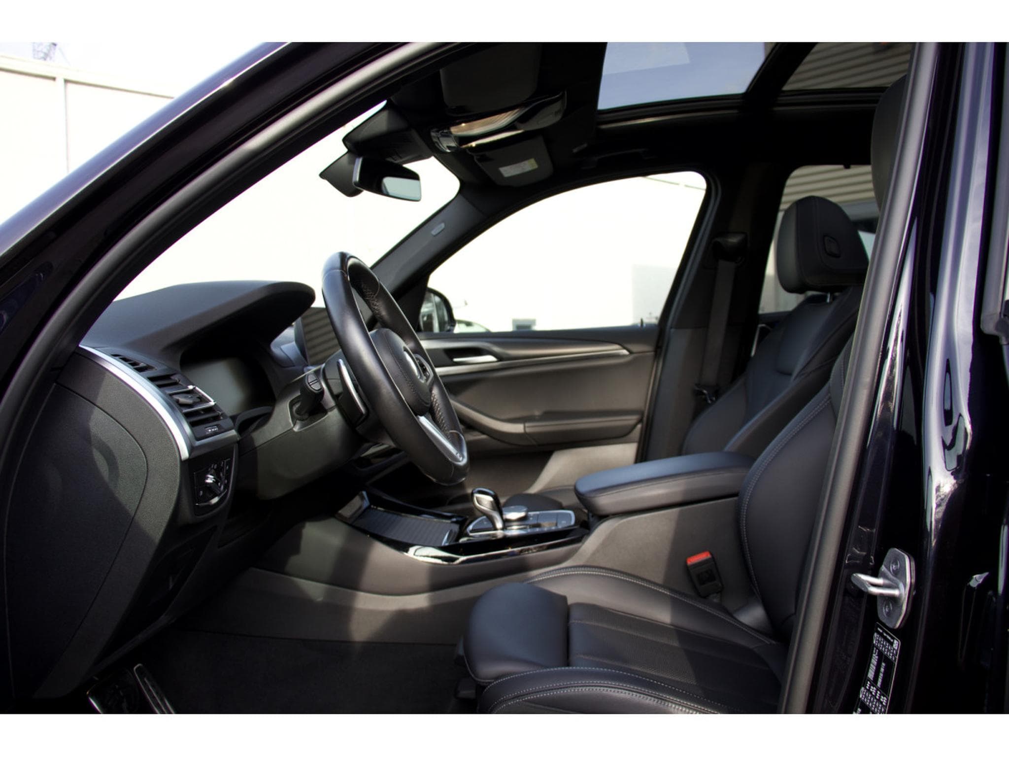 BMW X3 xDrive30e Aut. Pack M Sport ACC AHK 20" Pano. (2024) - Foto 5