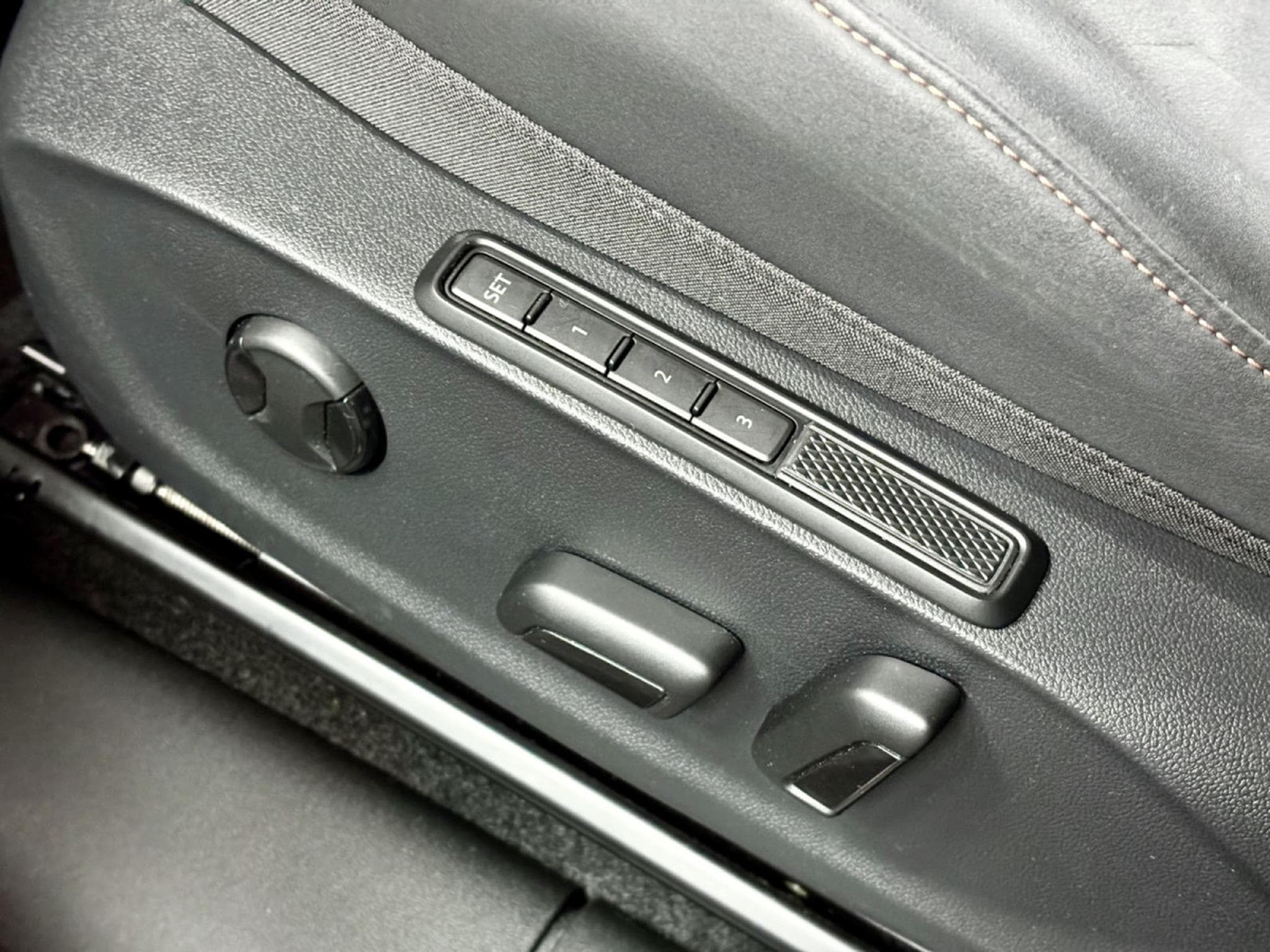 Cupra Terramar 1.5 eTSI 150 CV *TETE HAUTE* *360°* VSS* (2025) - Foto 9