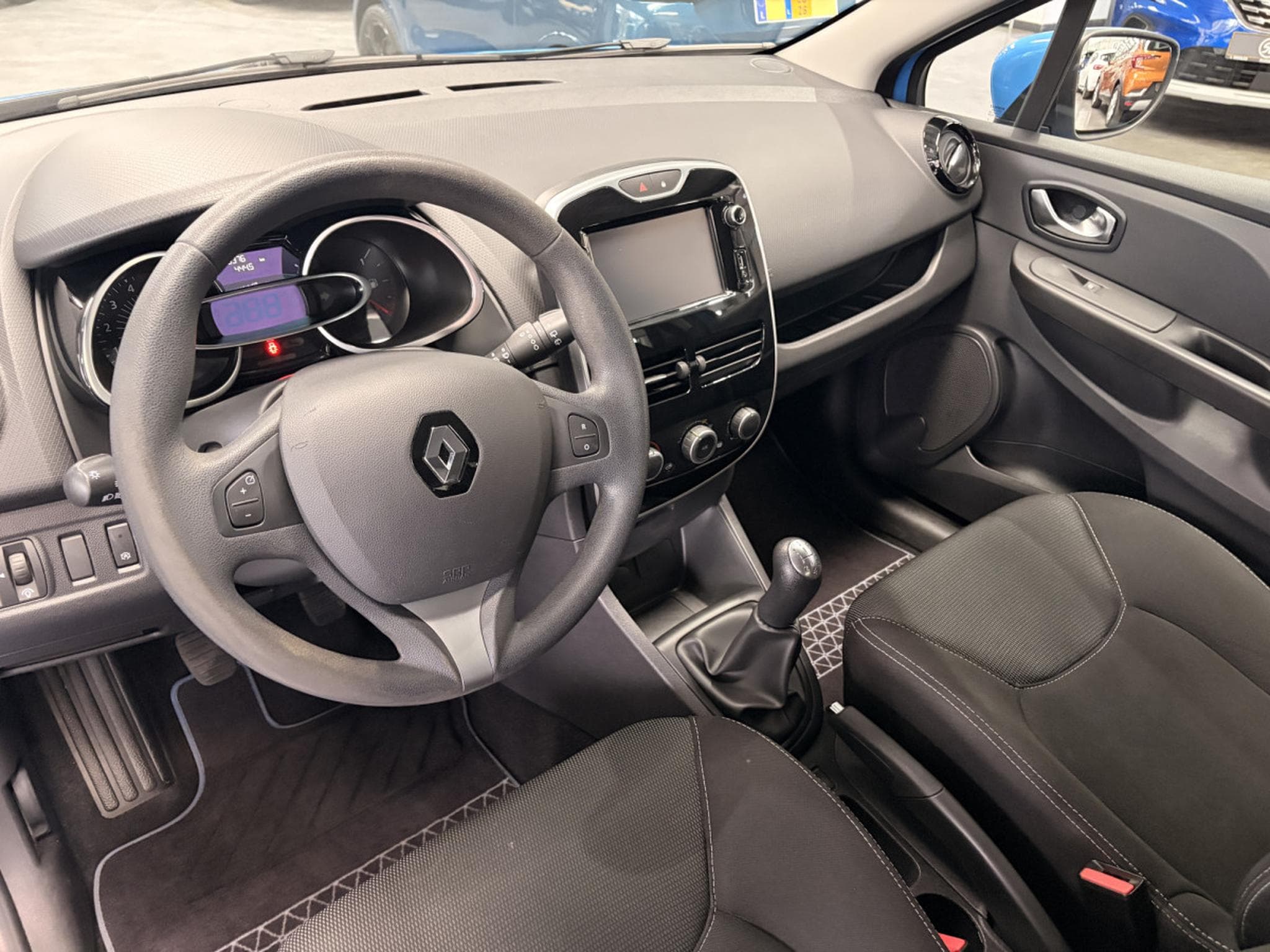 Renault Clio 1.5 dCi 90ch (2016) - Foto 10