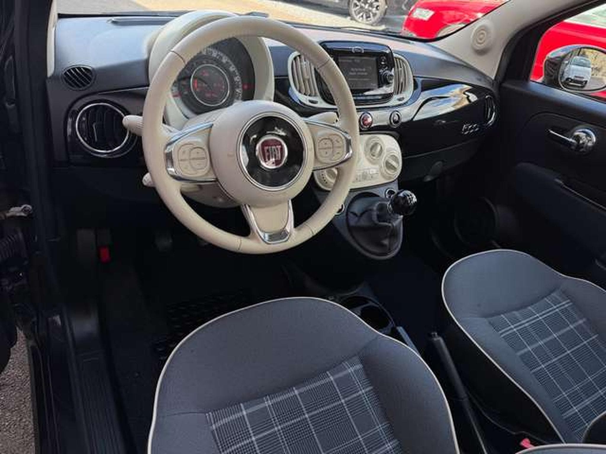 Fiat 500 1.2 69 LOUNGE (2018) - Photo 11