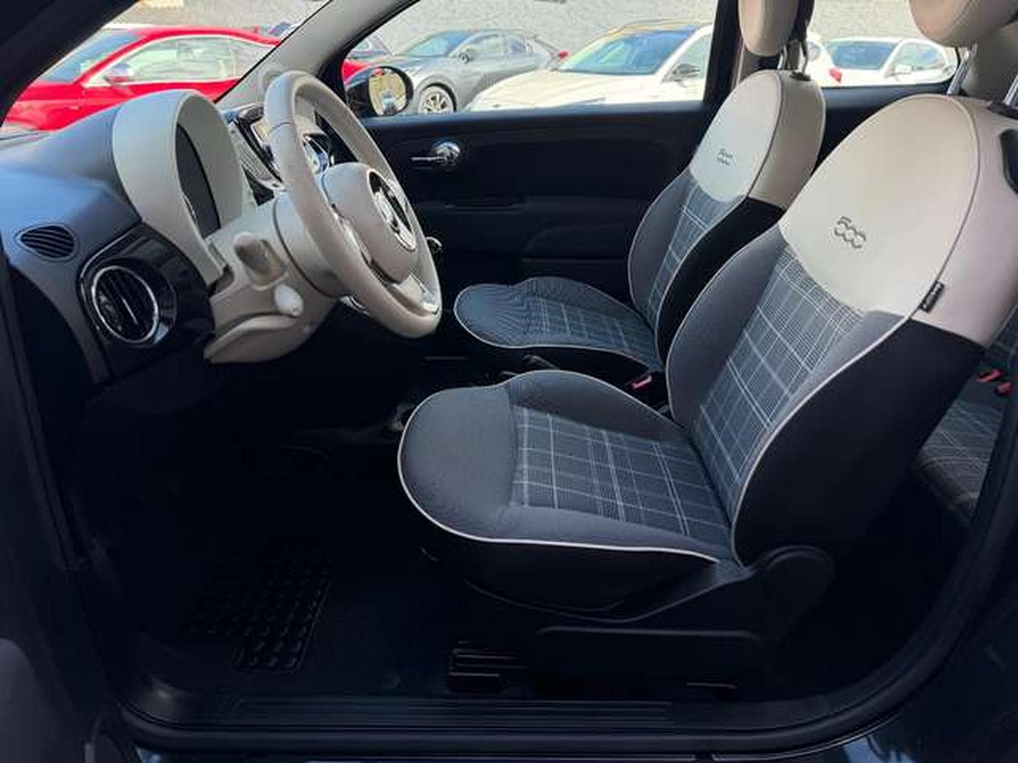 Fiat 500 1.2 69 LOUNGE (2018) - Photo 12