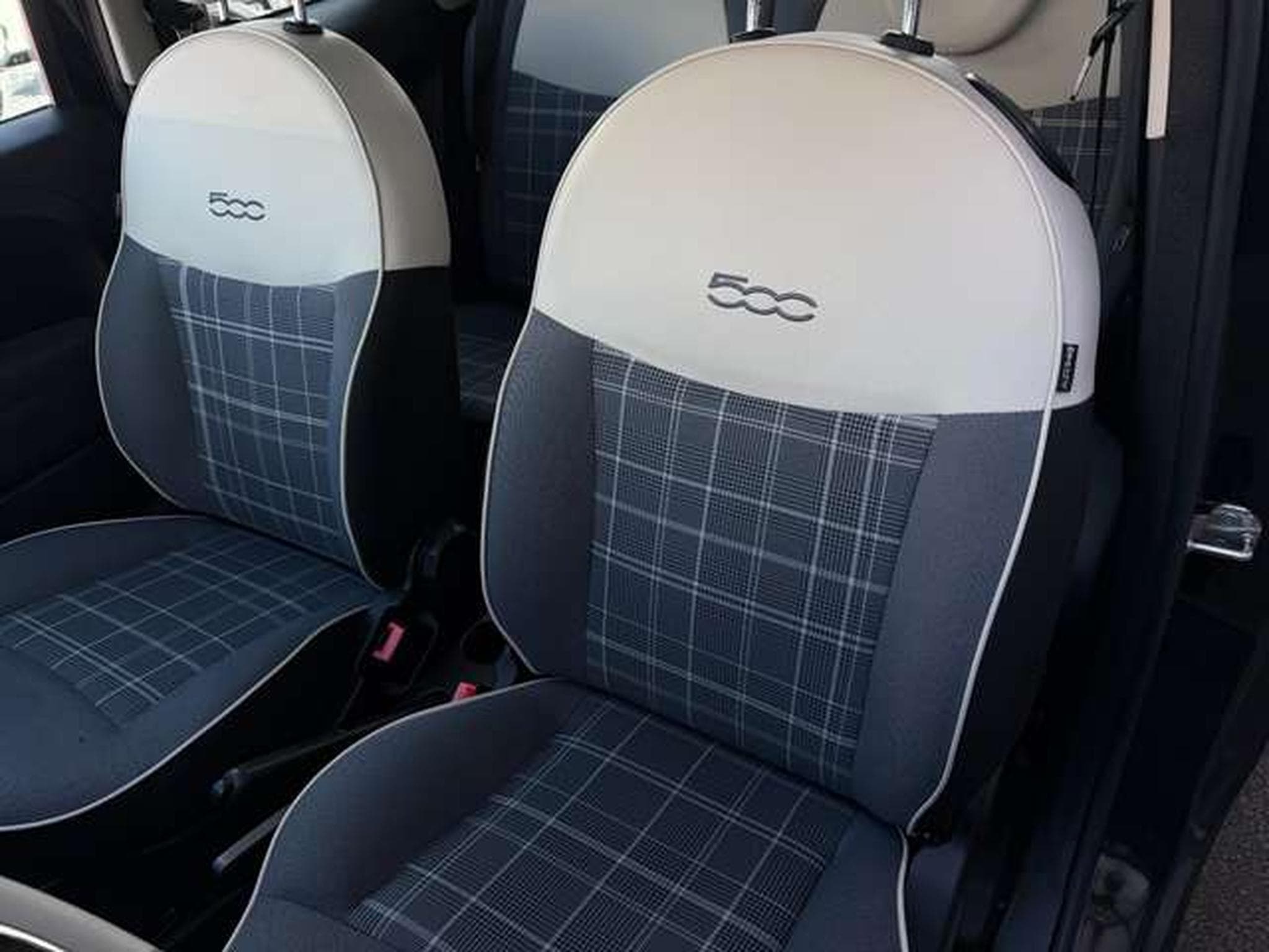Fiat 500 1.2 69 LOUNGE (2018) - Photo 13